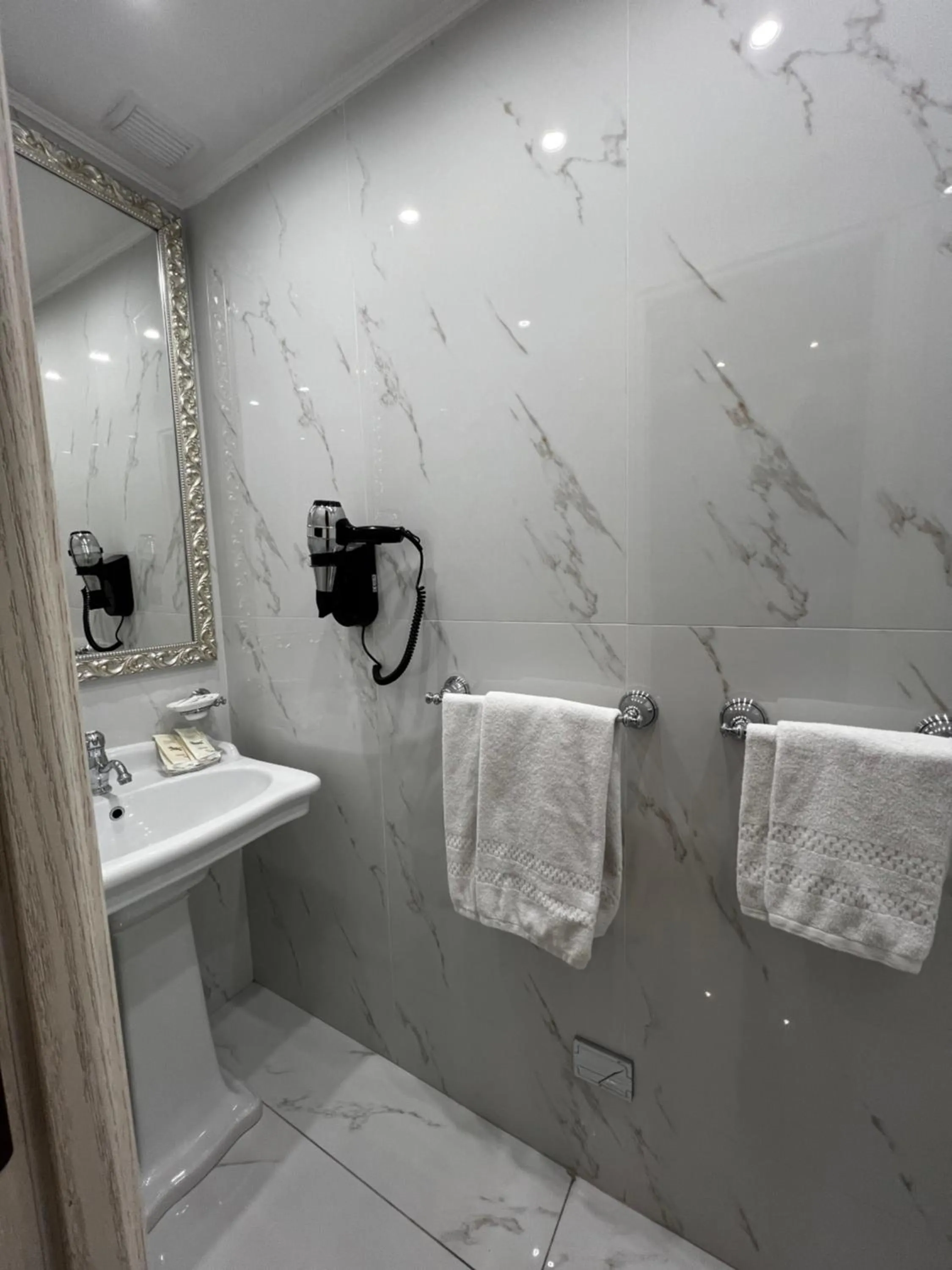 Bathroom in Maison Tritone