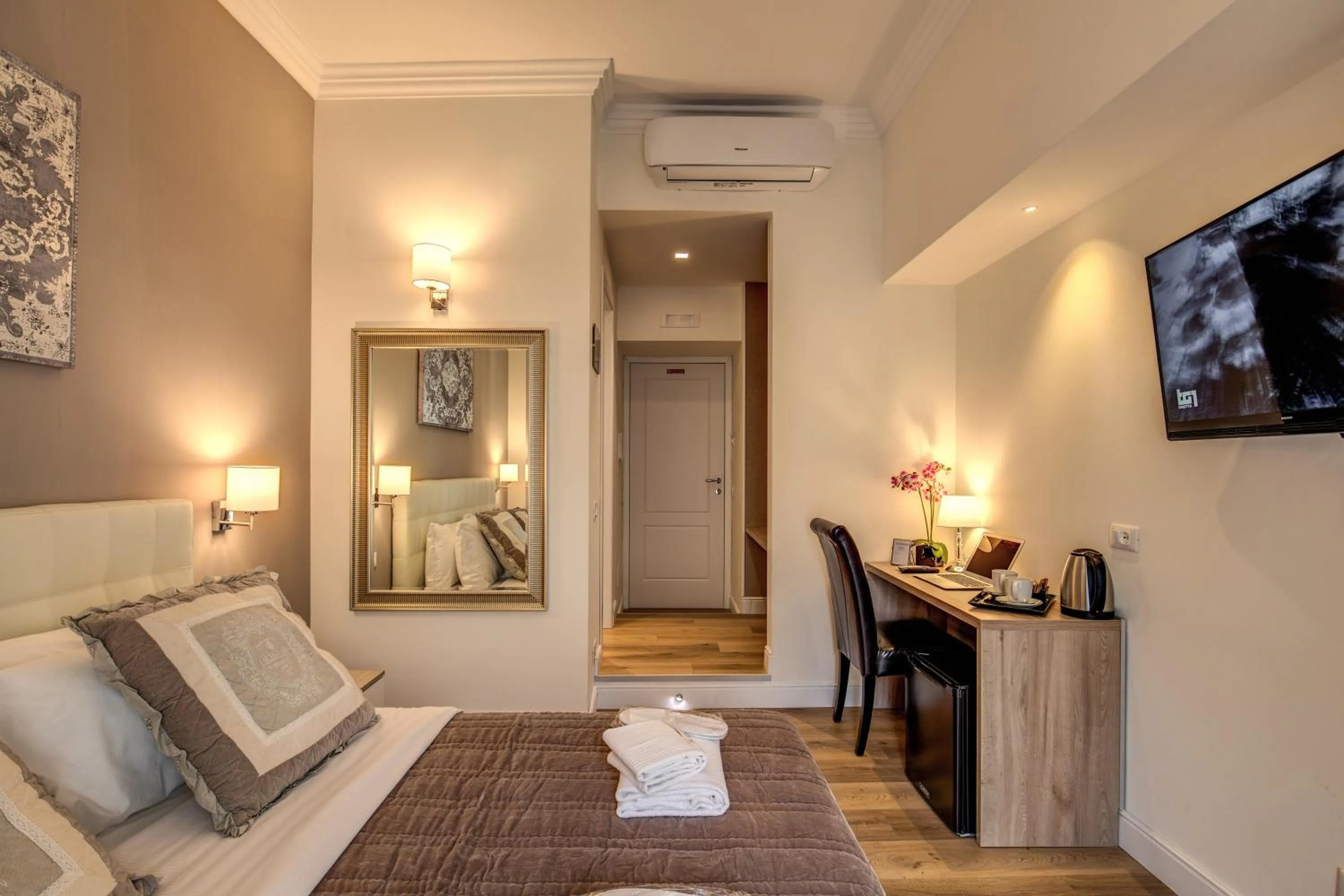 Bed in Chester Suites