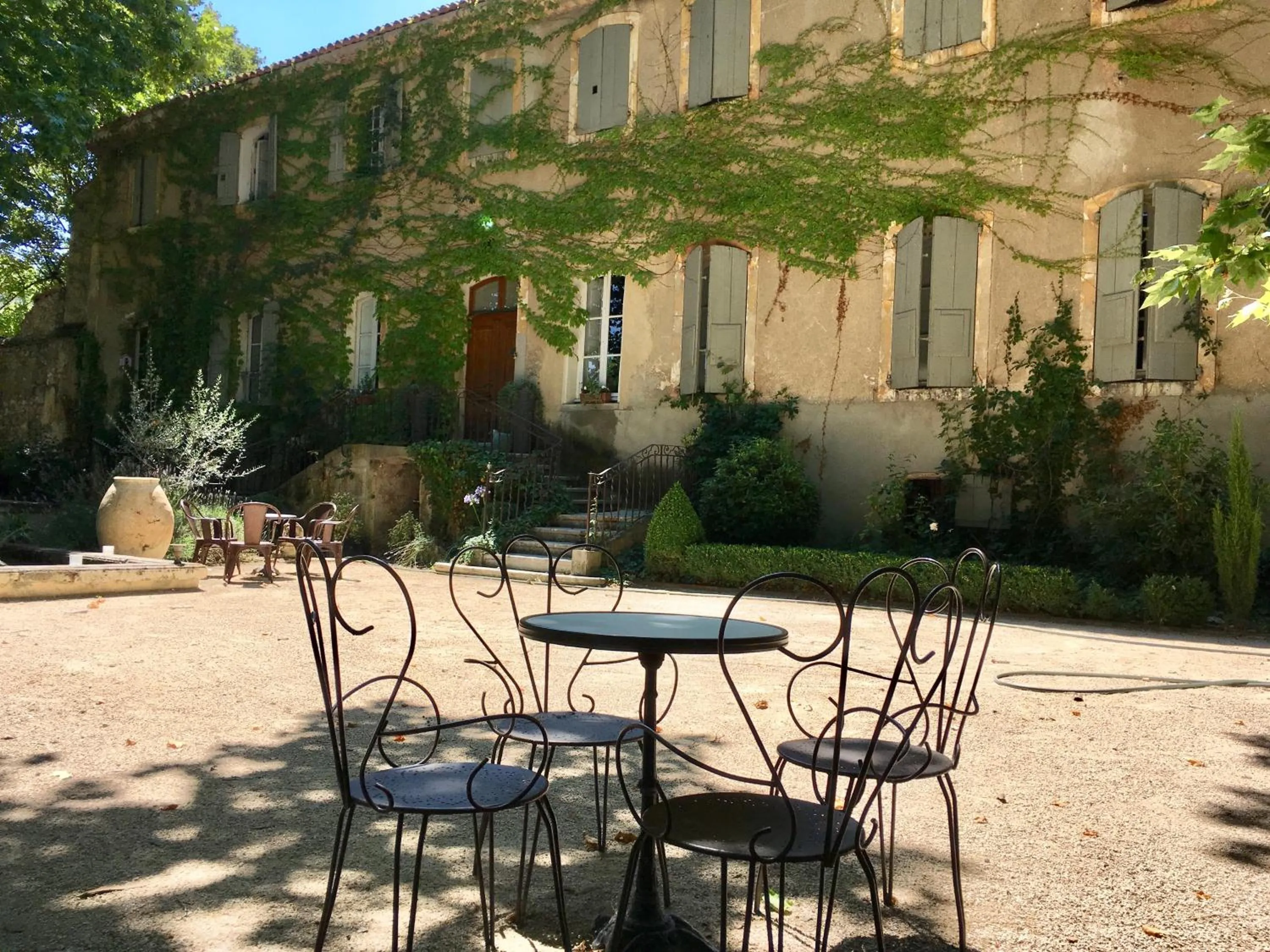 Facade/entrance in B&B Maison d'Hôtes - Château de Jouques