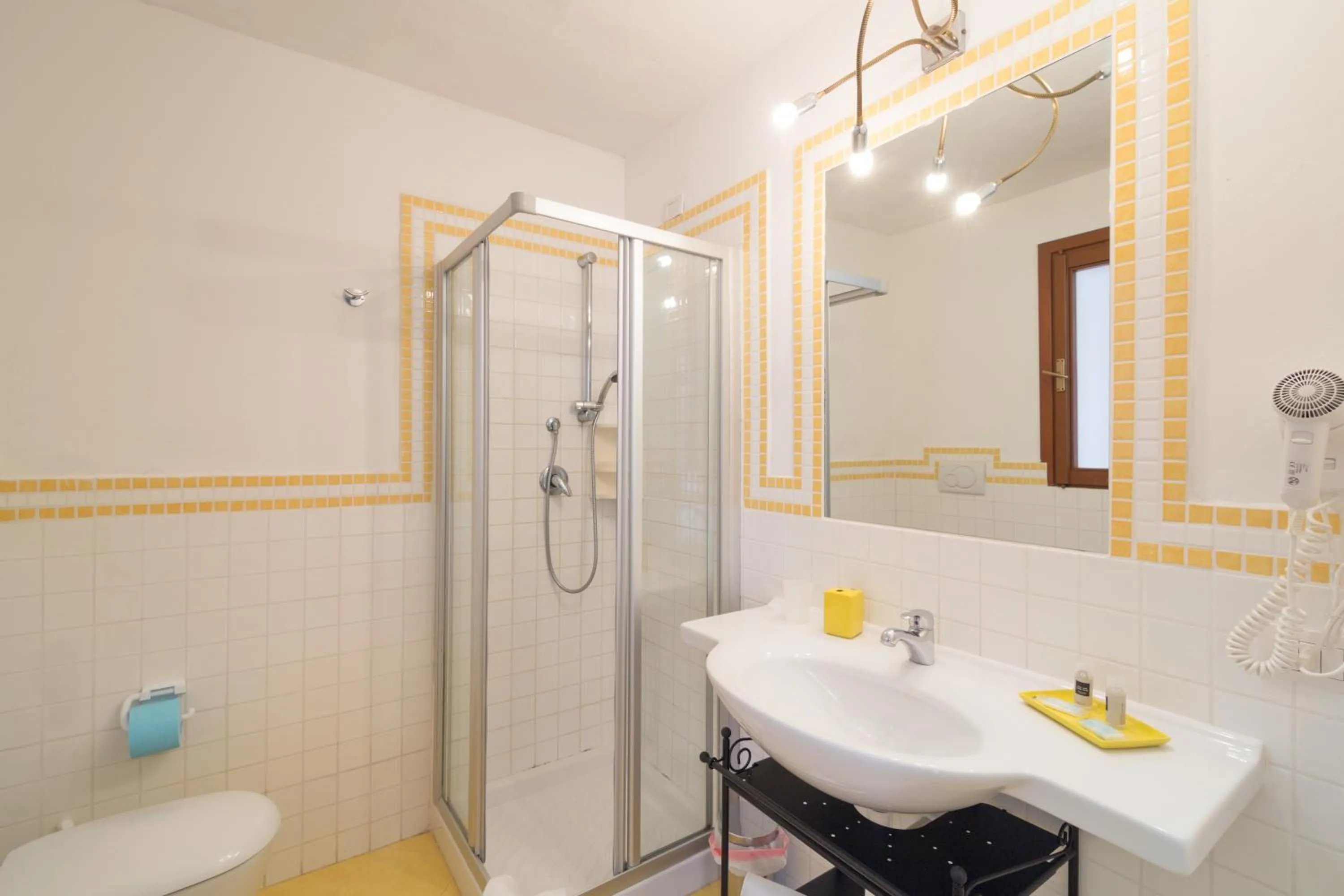 Bathroom in White Sand Residence