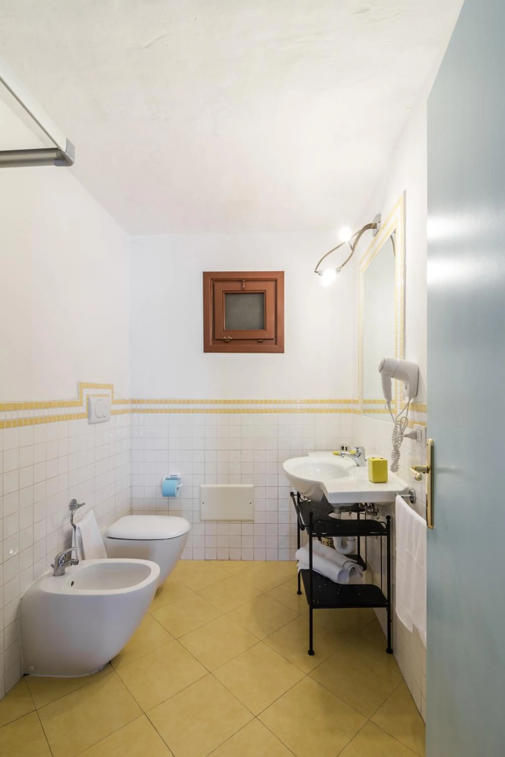 Bathroom in White Sand Residence
