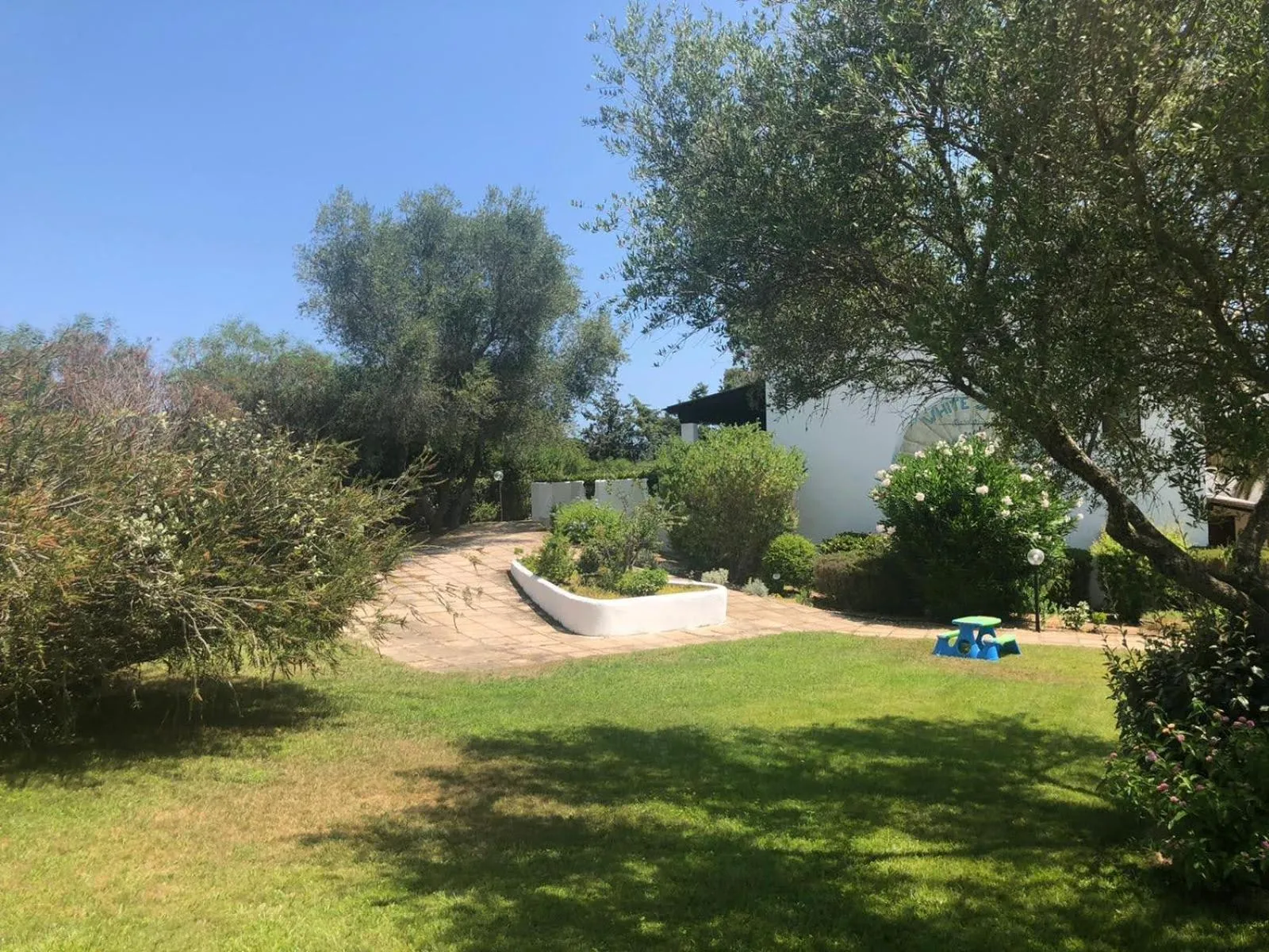 Garden in White Sand Residence
