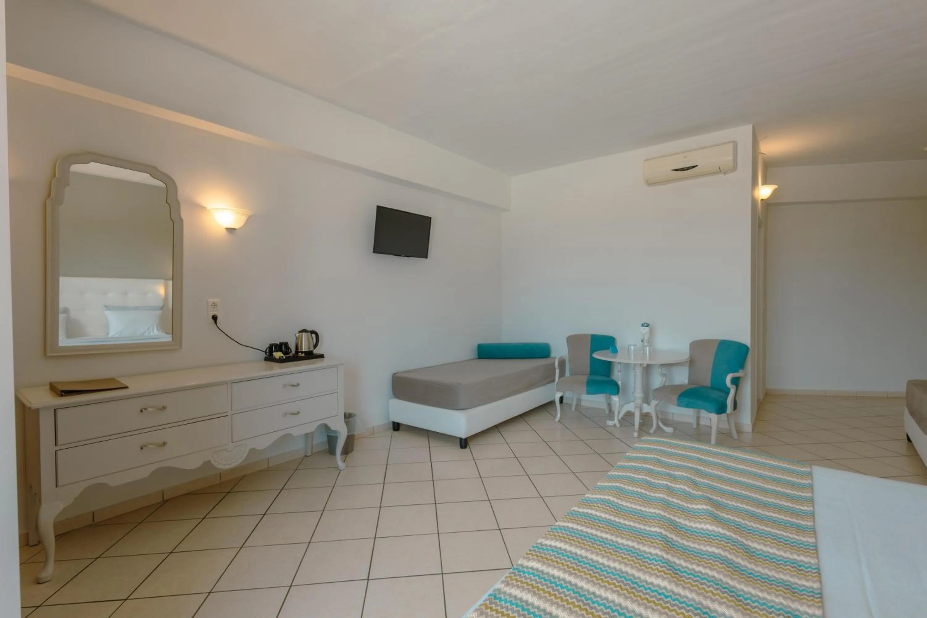 Photo of the whole room, Bed in Dore Boutique Hotel