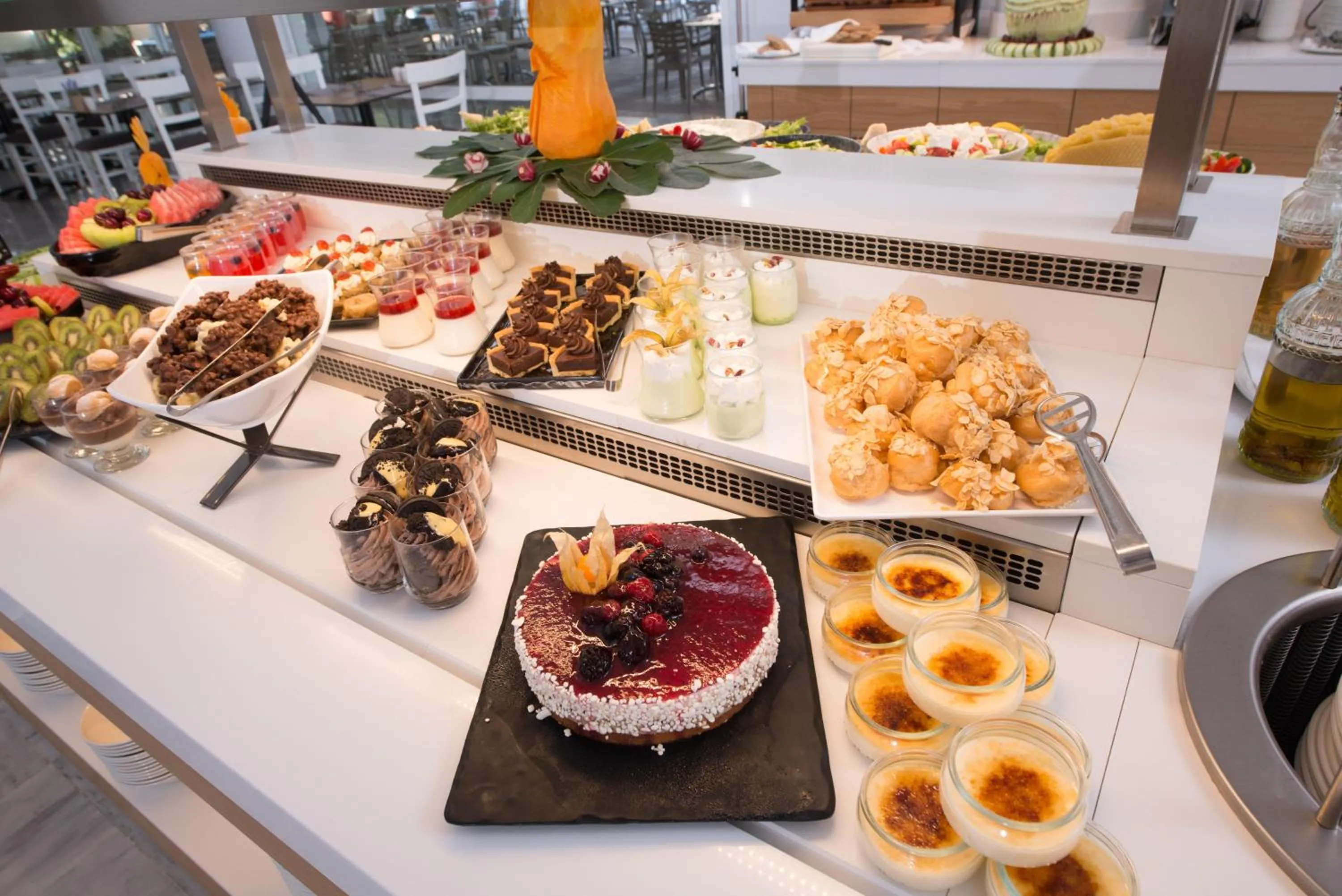 Restaurant/places to eat in Dore Boutique Hotel