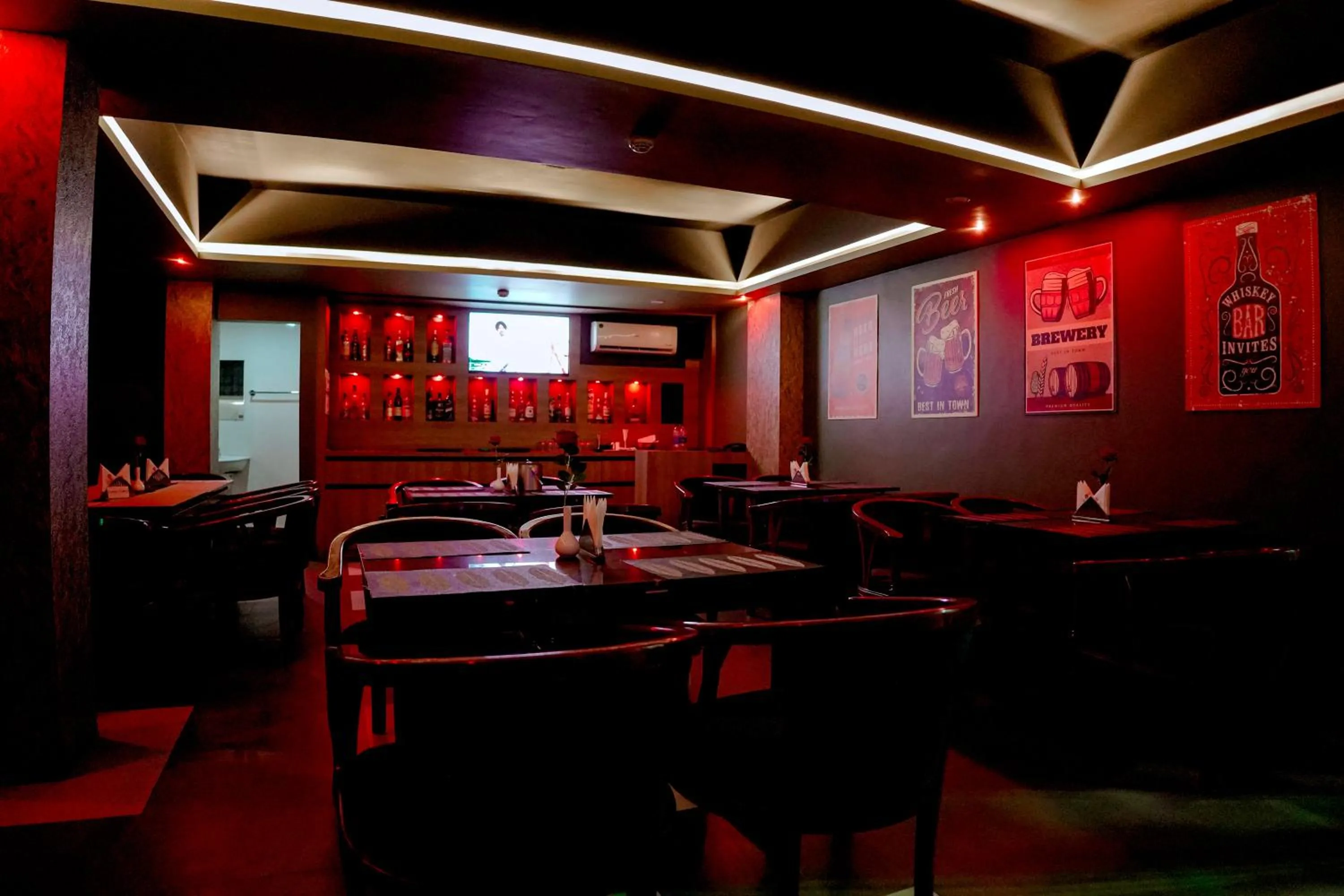 Lounge or bar in Queens Hotel