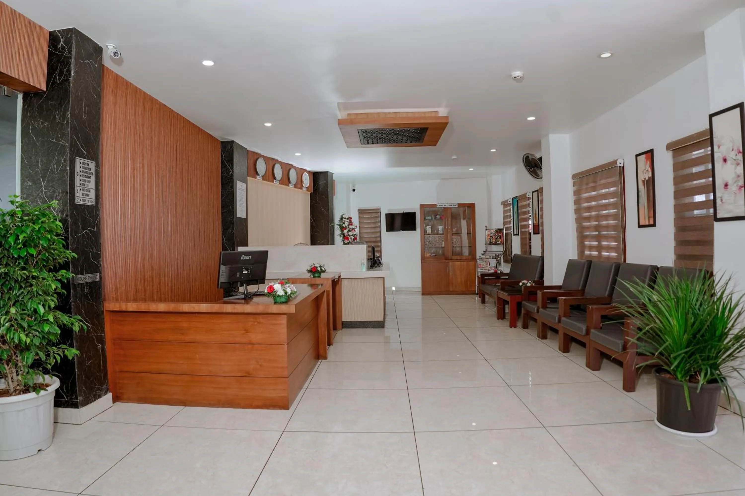 Lobby or reception in Queens Hotel