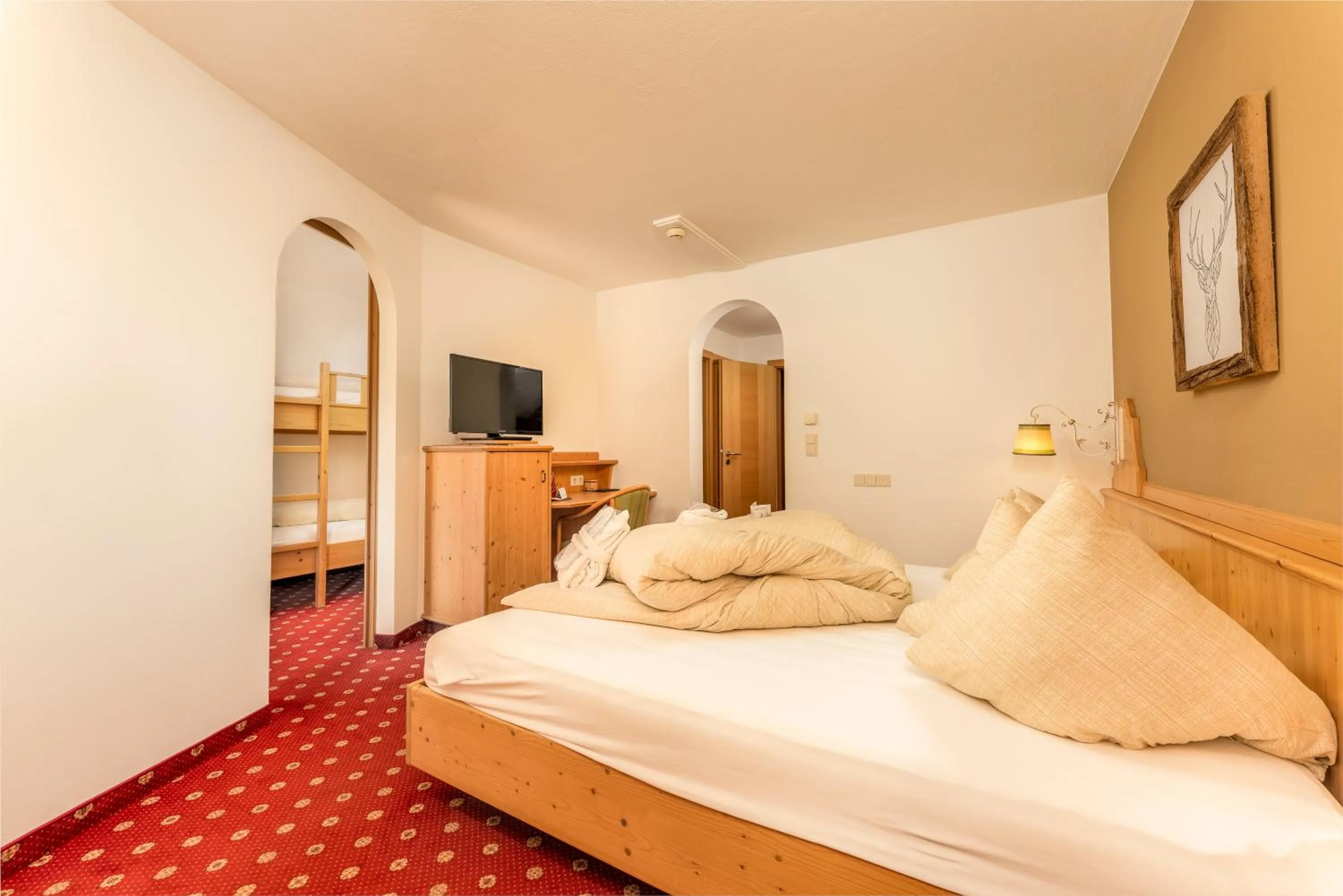 Photo of the whole room, Bed in Alpen Wohlfühlhotel Dörflwirt