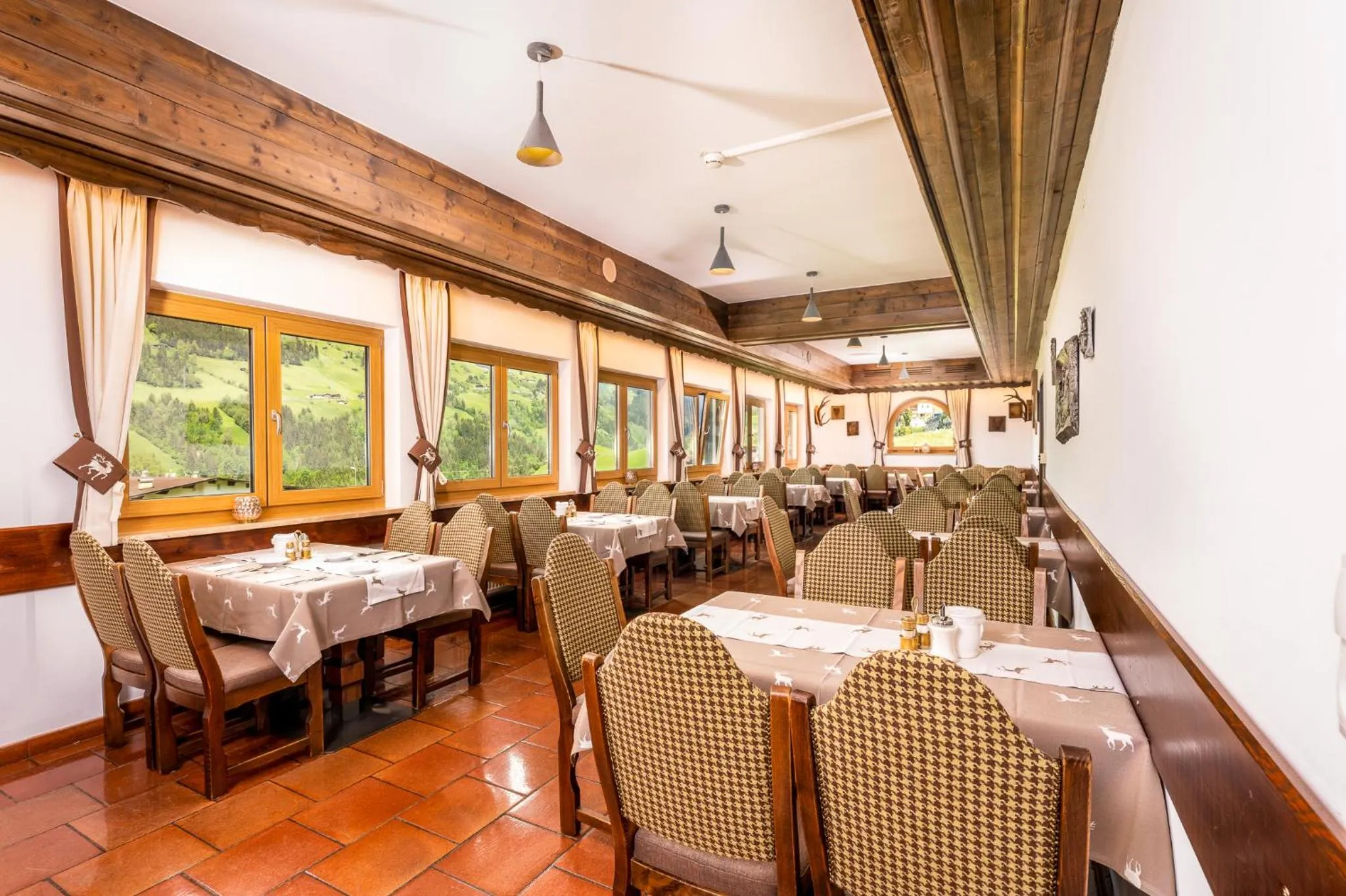 Restaurant/places to eat in Alpen Wohlfühlhotel Dörflwirt