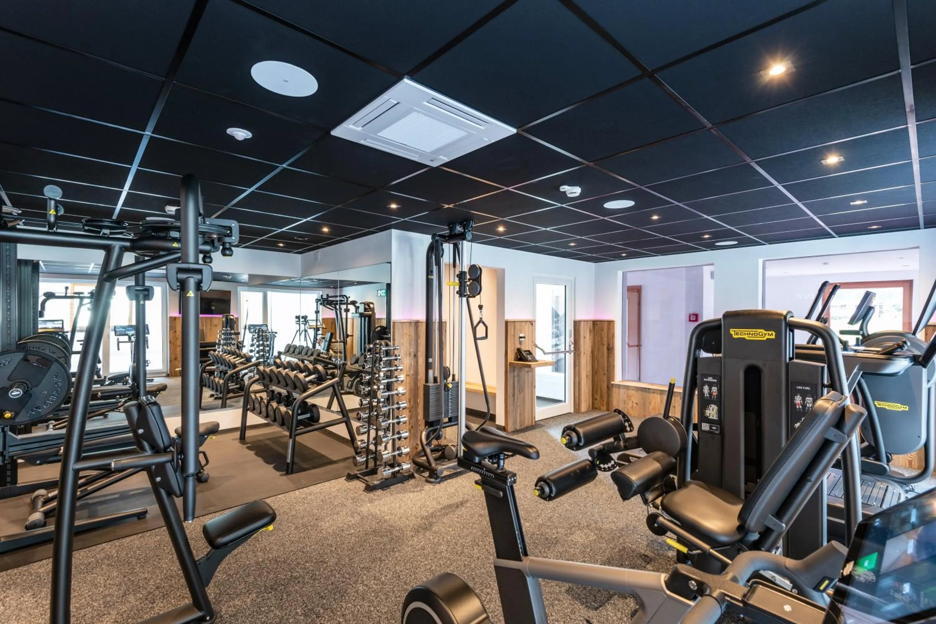 Fitness centre/facilities in Alpenhof Hotel Garni Suprême
