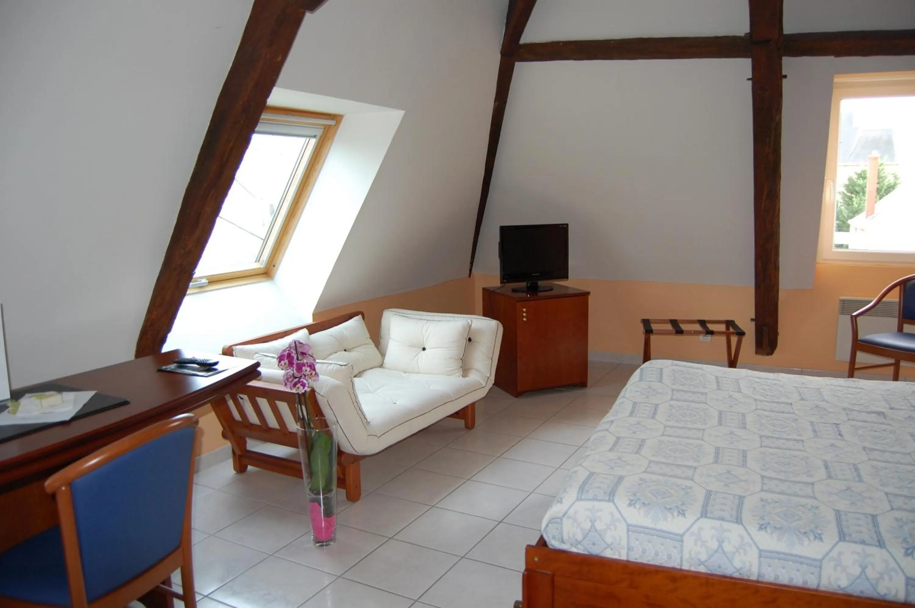 Bed in Appart'hôtel La Suze sur Sarthe