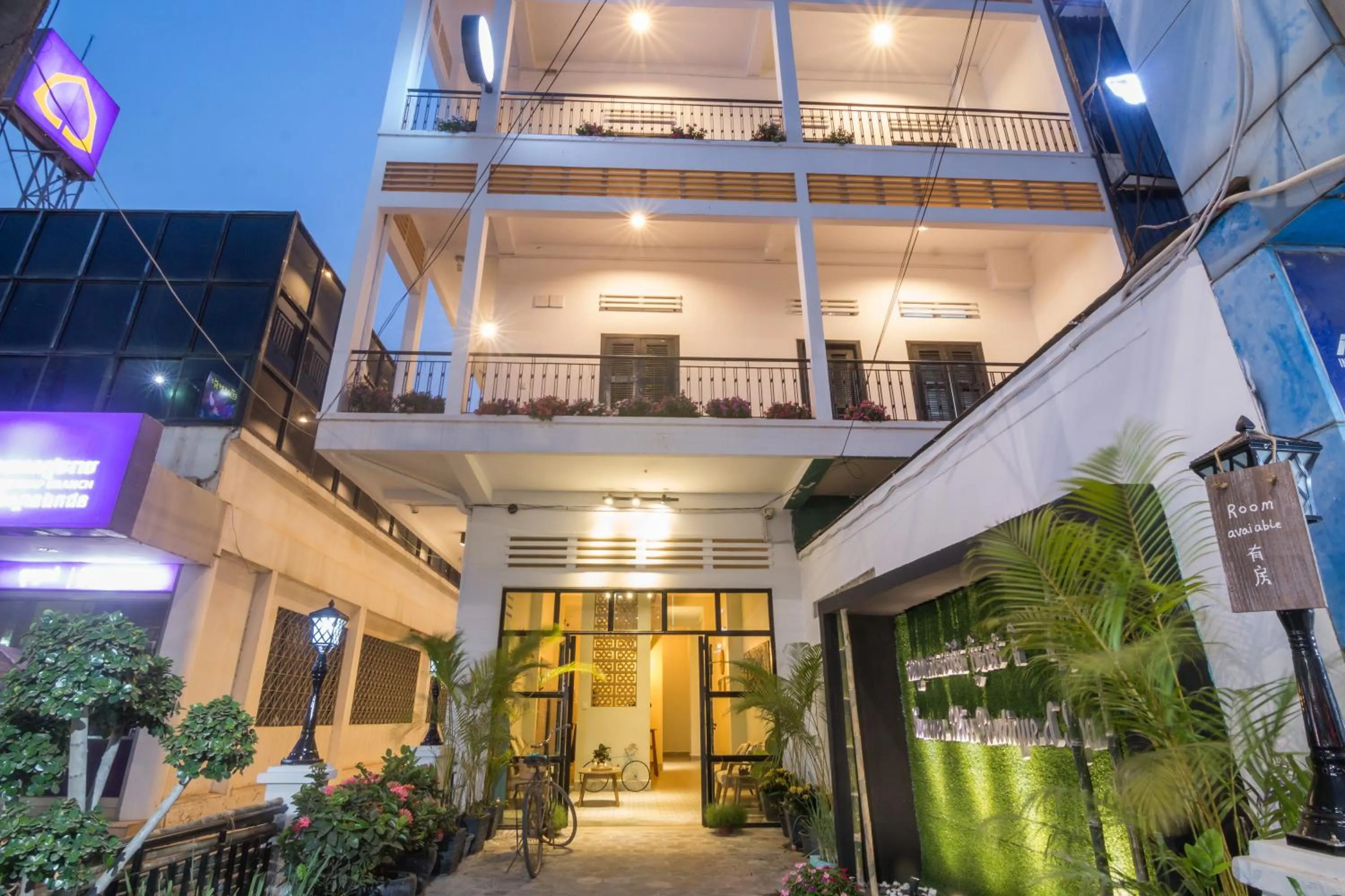 Garden in Summer Bliss Boutique