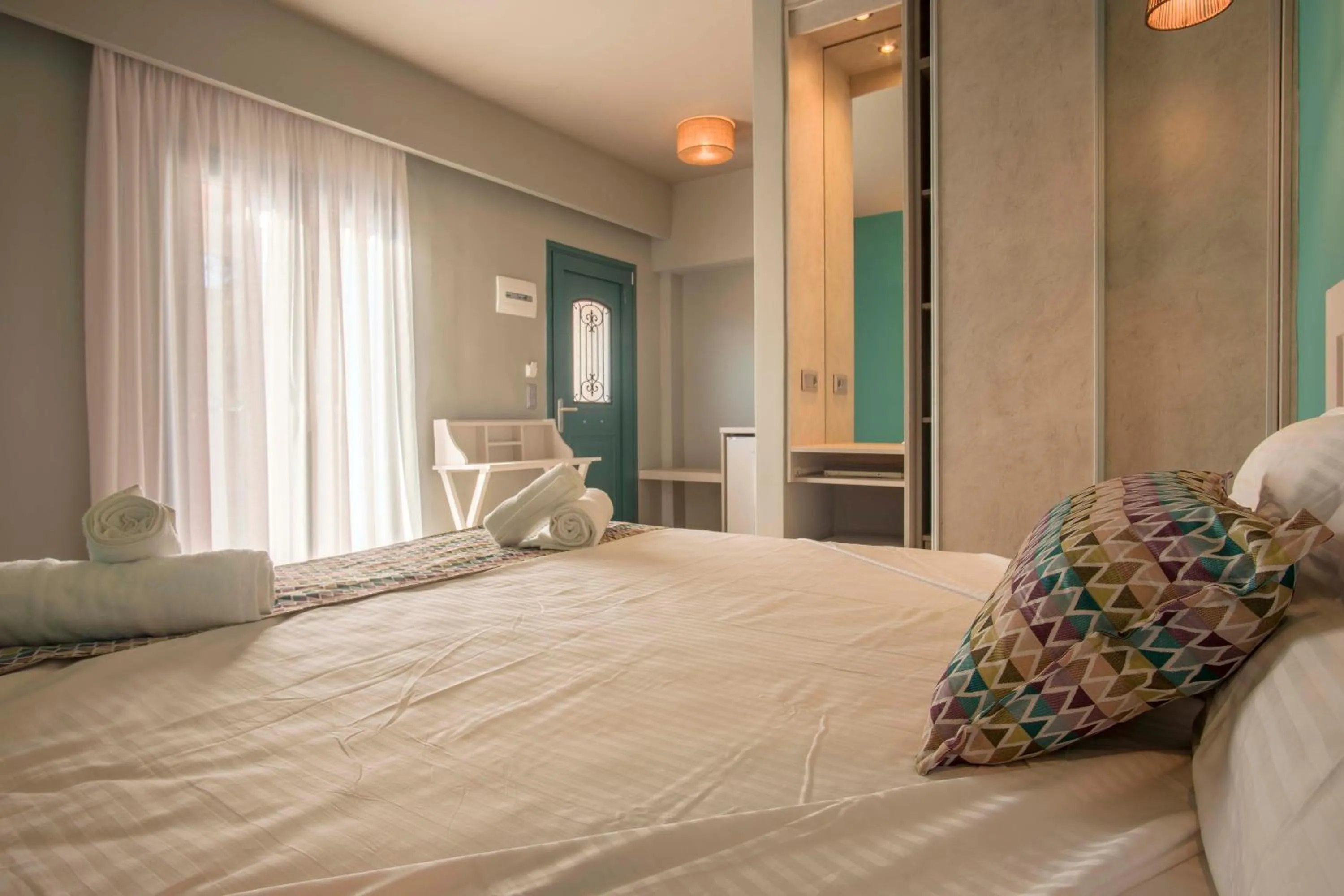 Kitchen or kitchenette, Bed in Armeno Resort