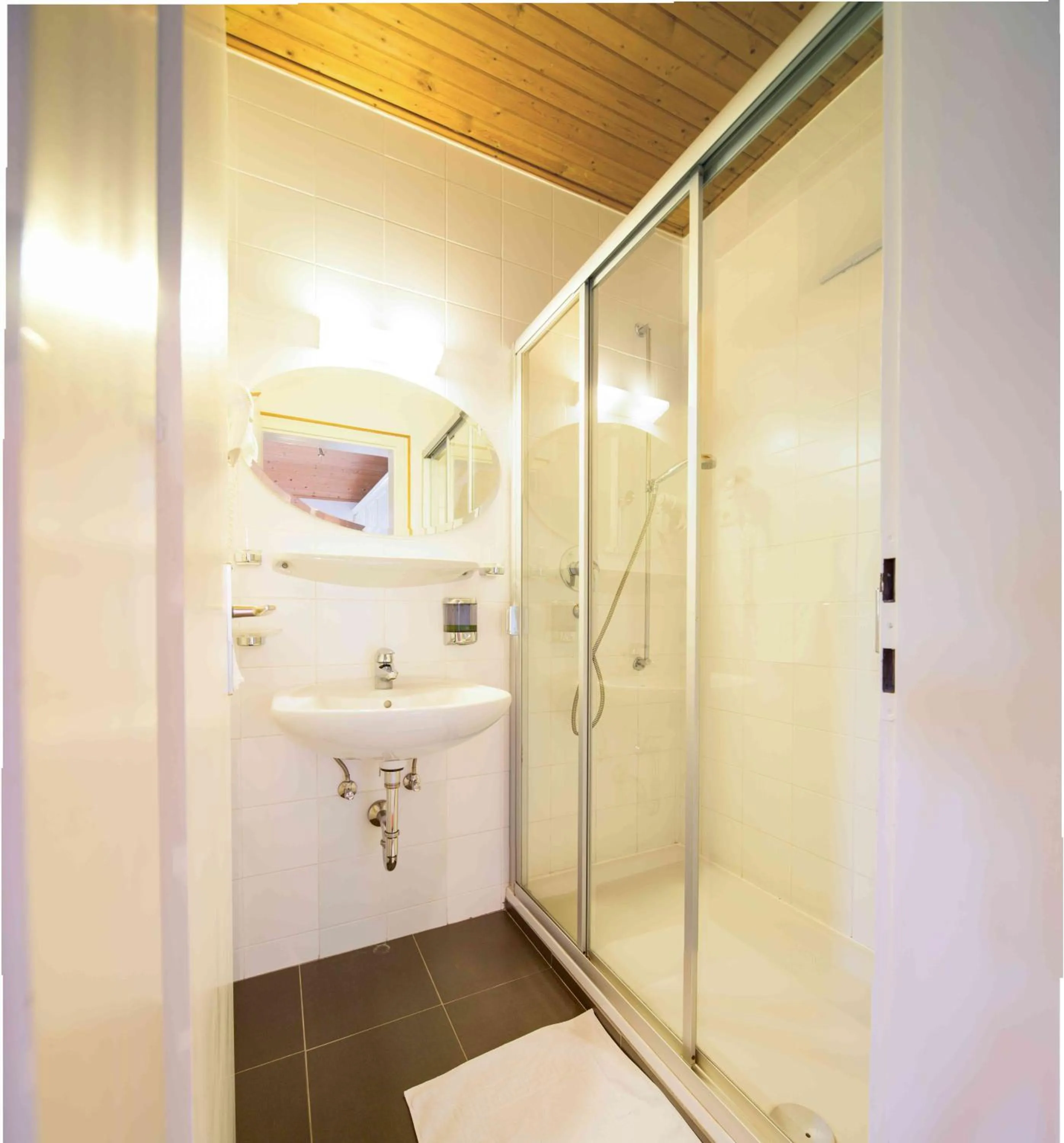 Bathroom in Pension An Der Linde