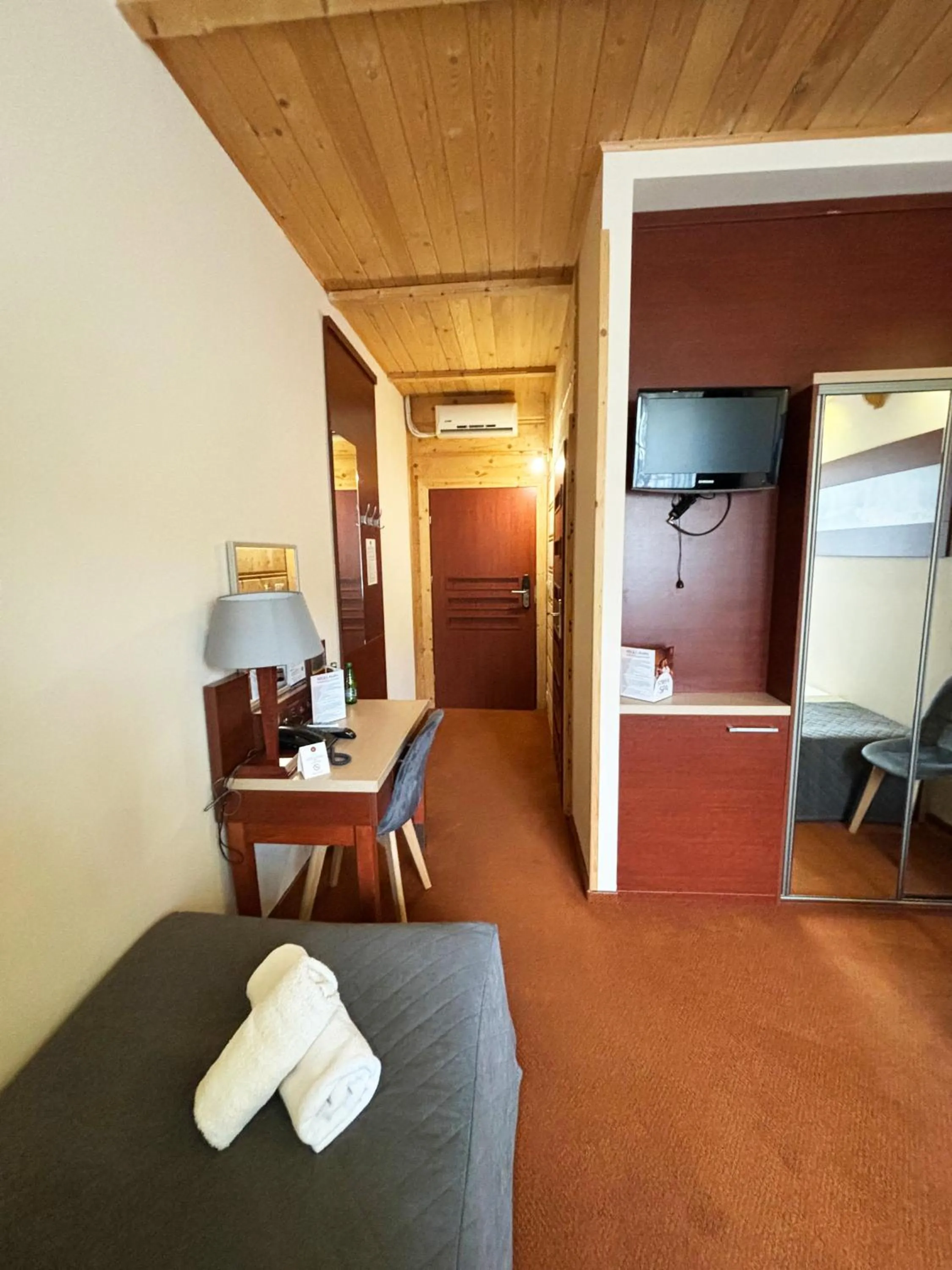 TV and multimedia, Bed in Hotel 365