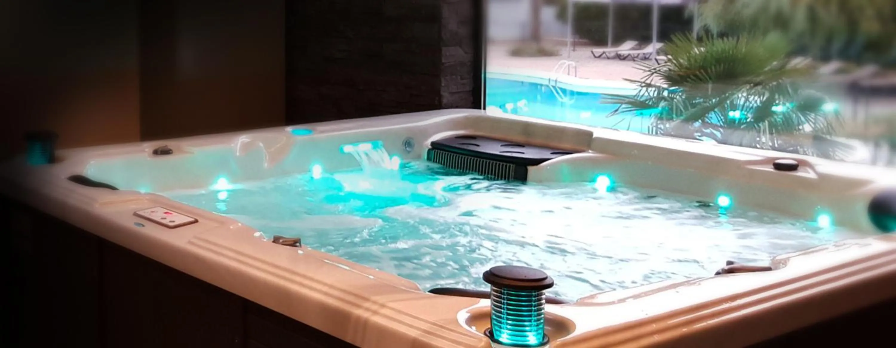 Hot Tub in Logis Hotel Restaurant SPA Les Oliviers