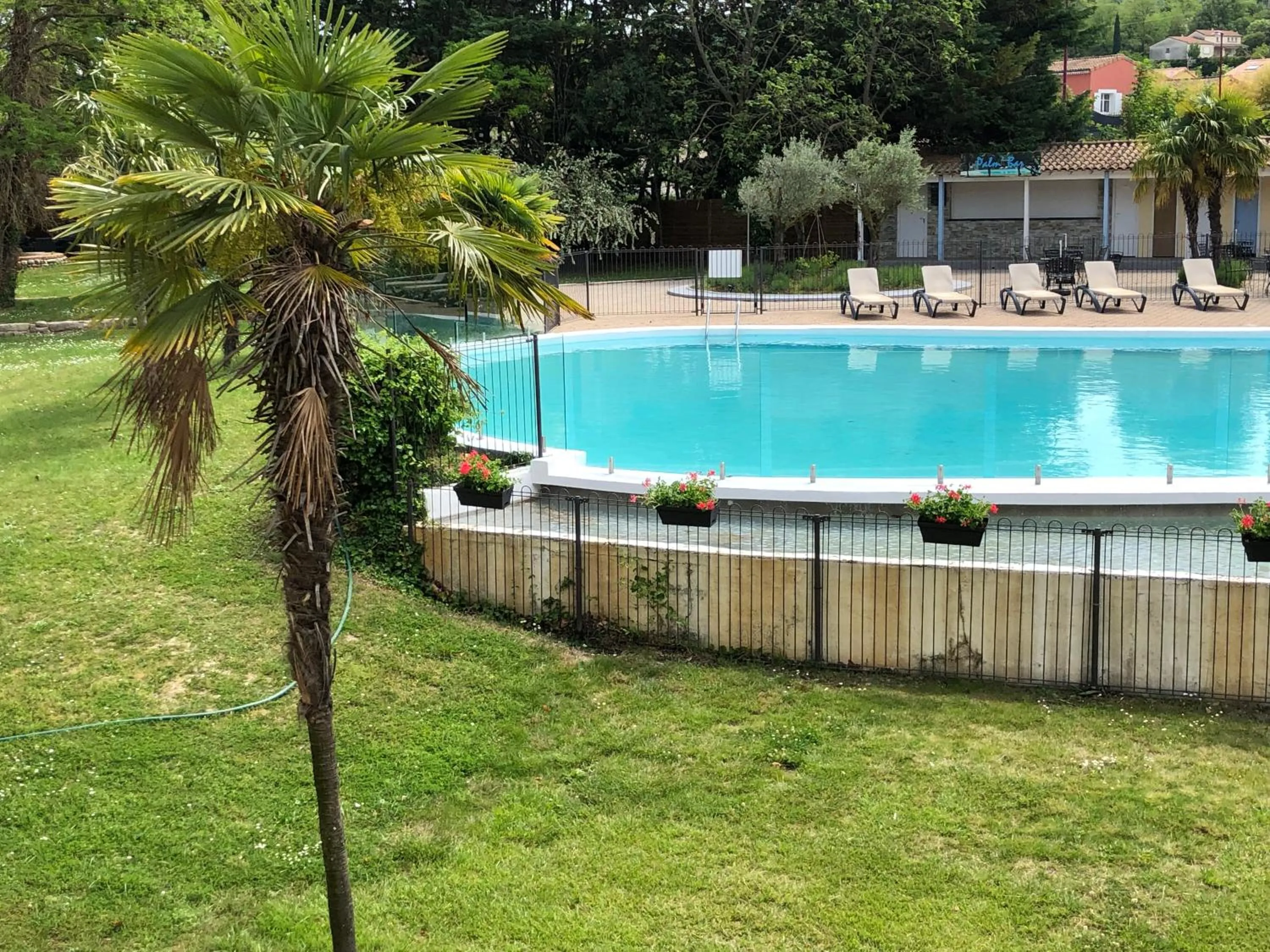 Day in Logis Hotel Restaurant SPA Les Oliviers