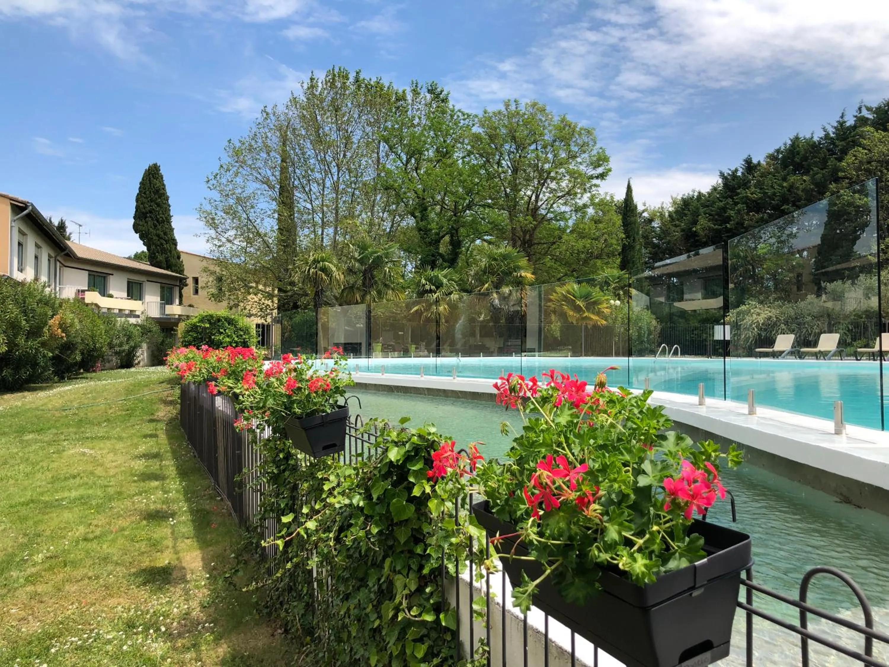 Day in Logis Hotel Restaurant SPA Les Oliviers