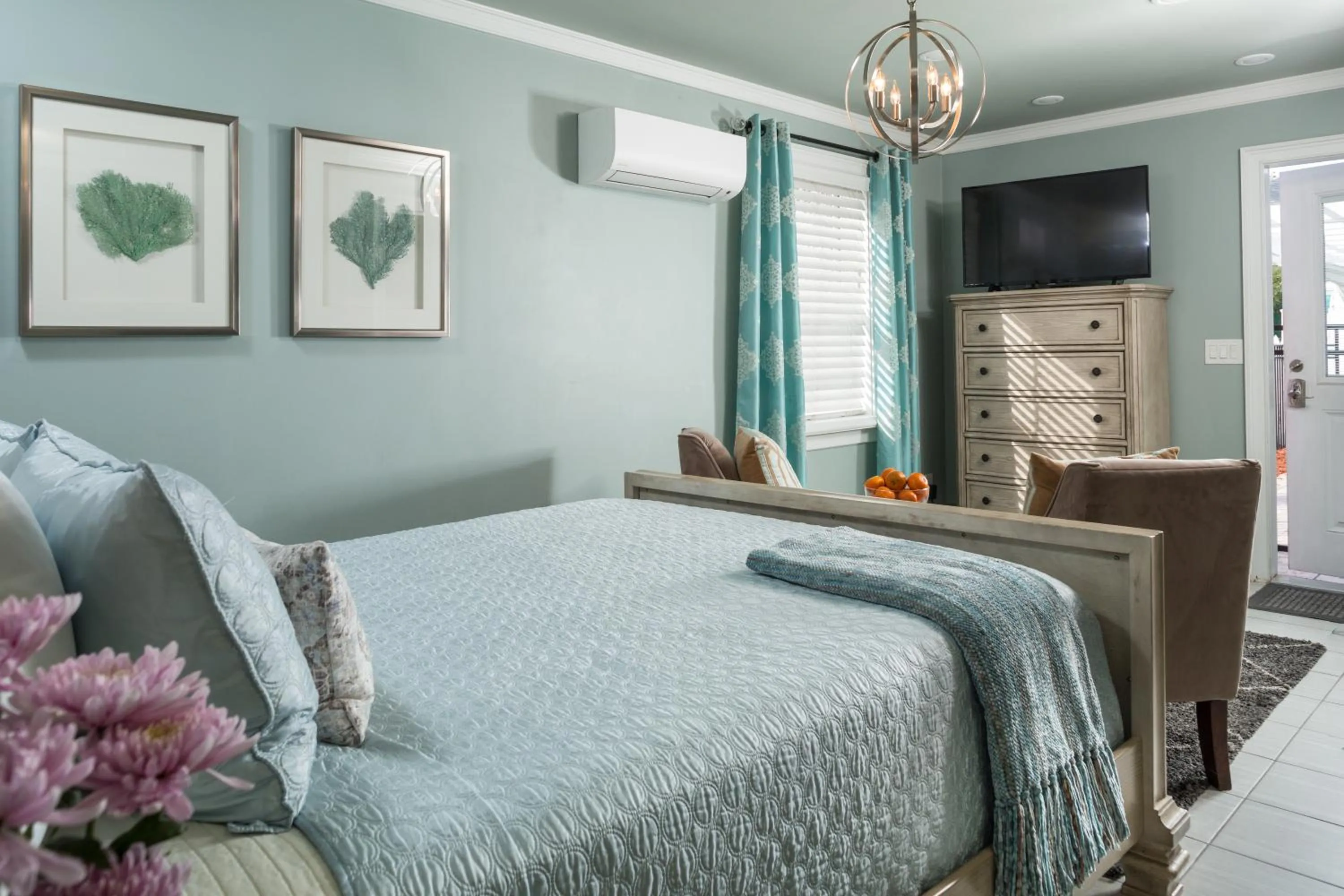 Bed in Bayfront Marin House