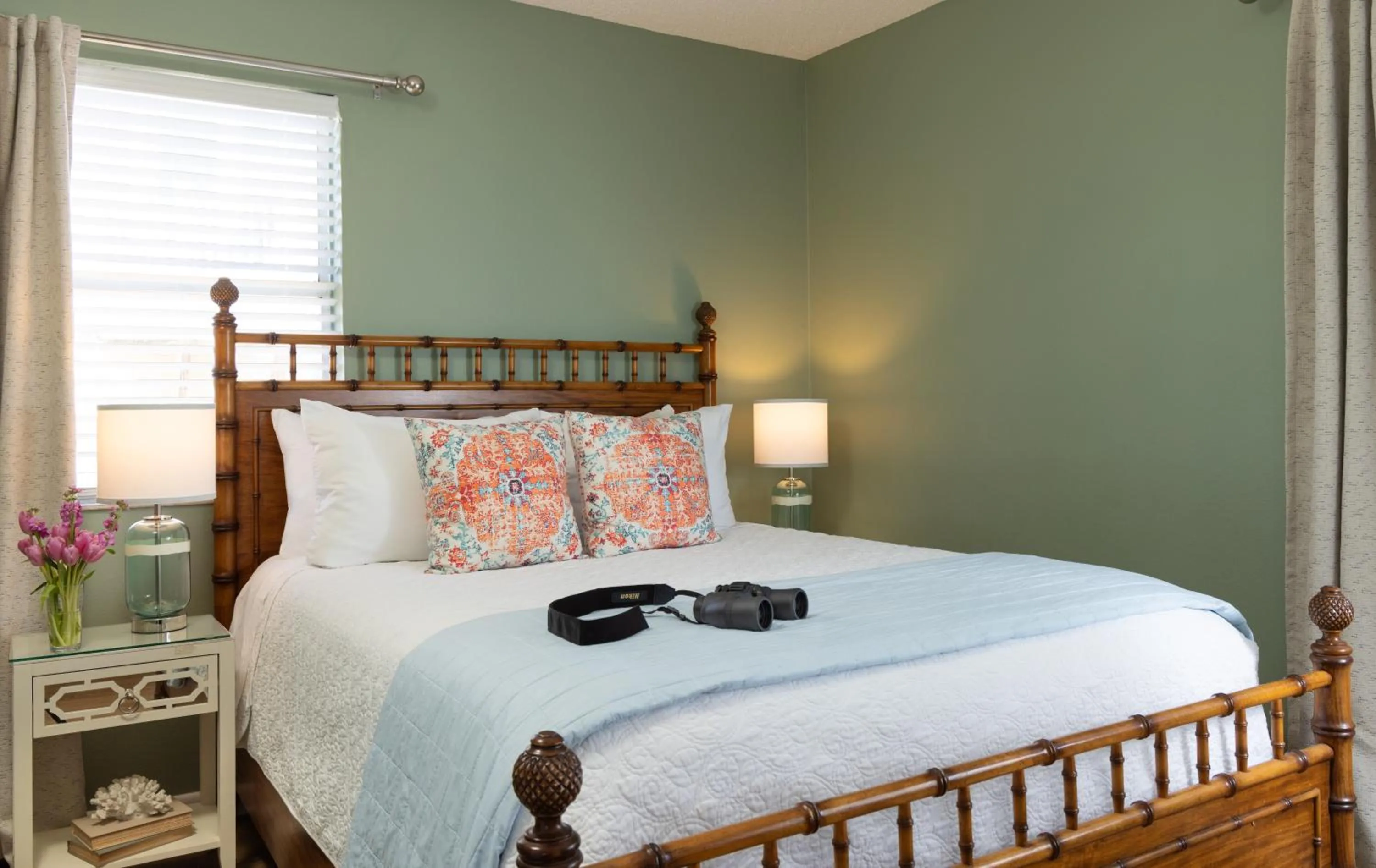 Bed in Bayfront Marin House