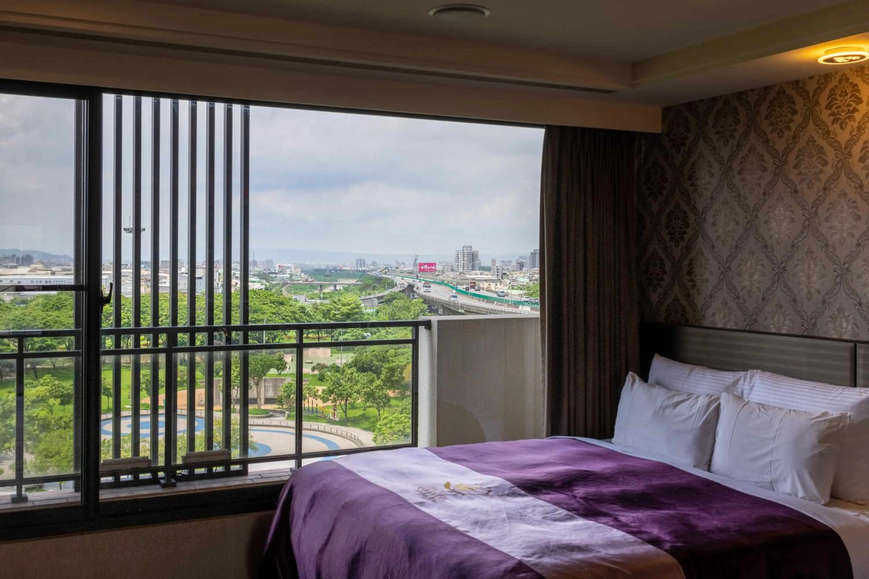 Photo of the whole room, Bed in 覓玥精品時尚旅館 Mi Yue Boutique Motel