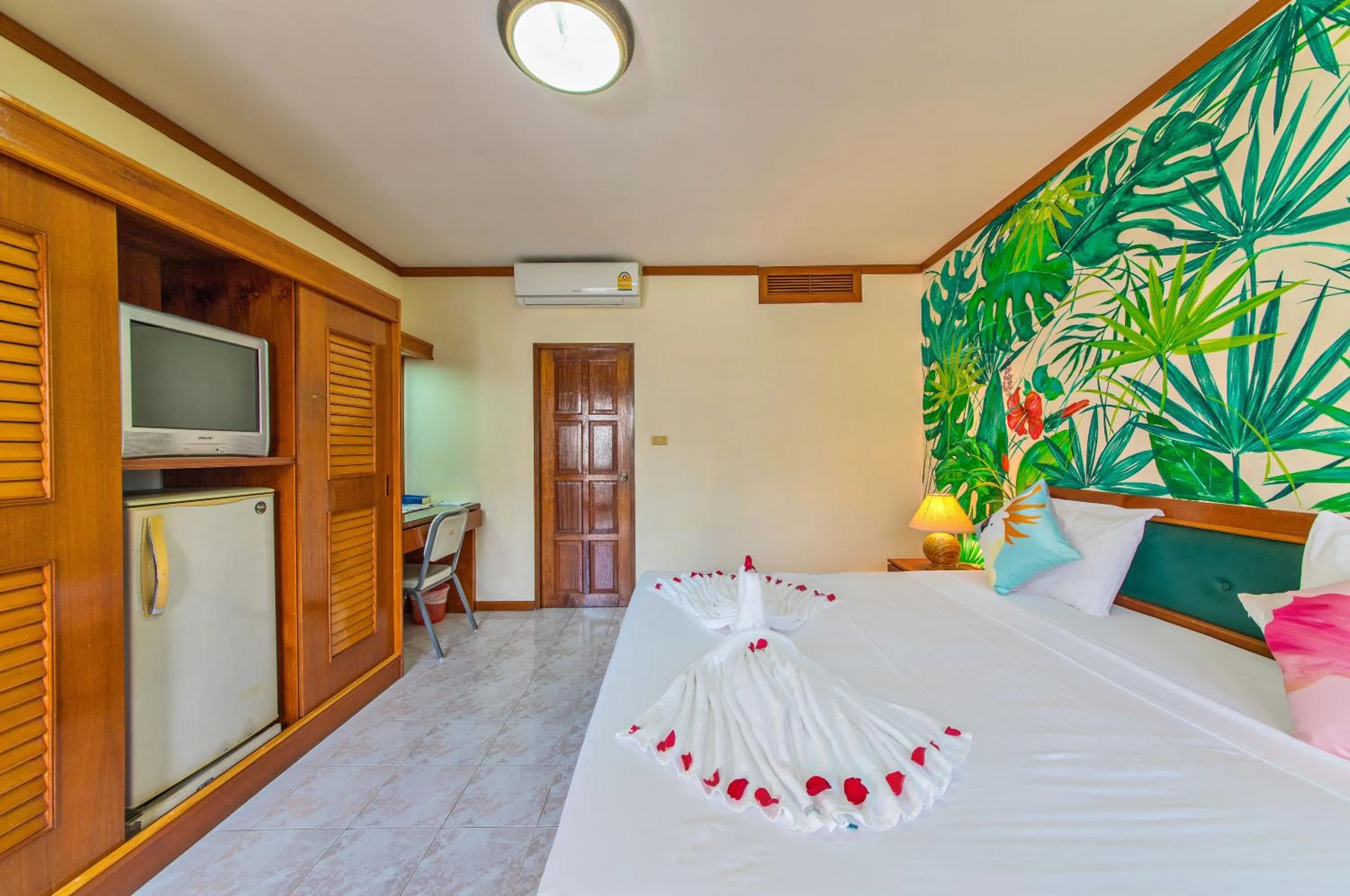 Photo of the whole room, Bed in Panda Hotel