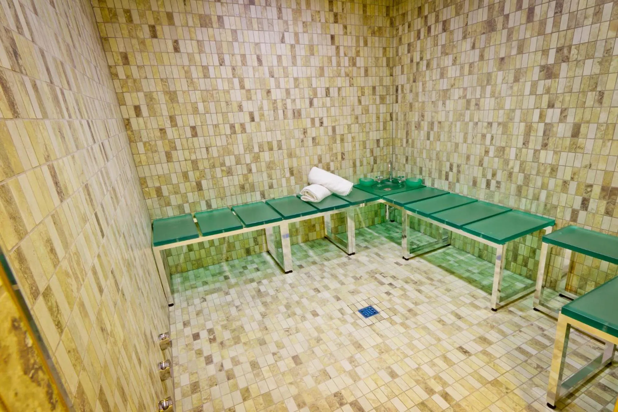 Spa and wellness centre/facilities in Hôtel et Spa La Villa K - Basel Airport