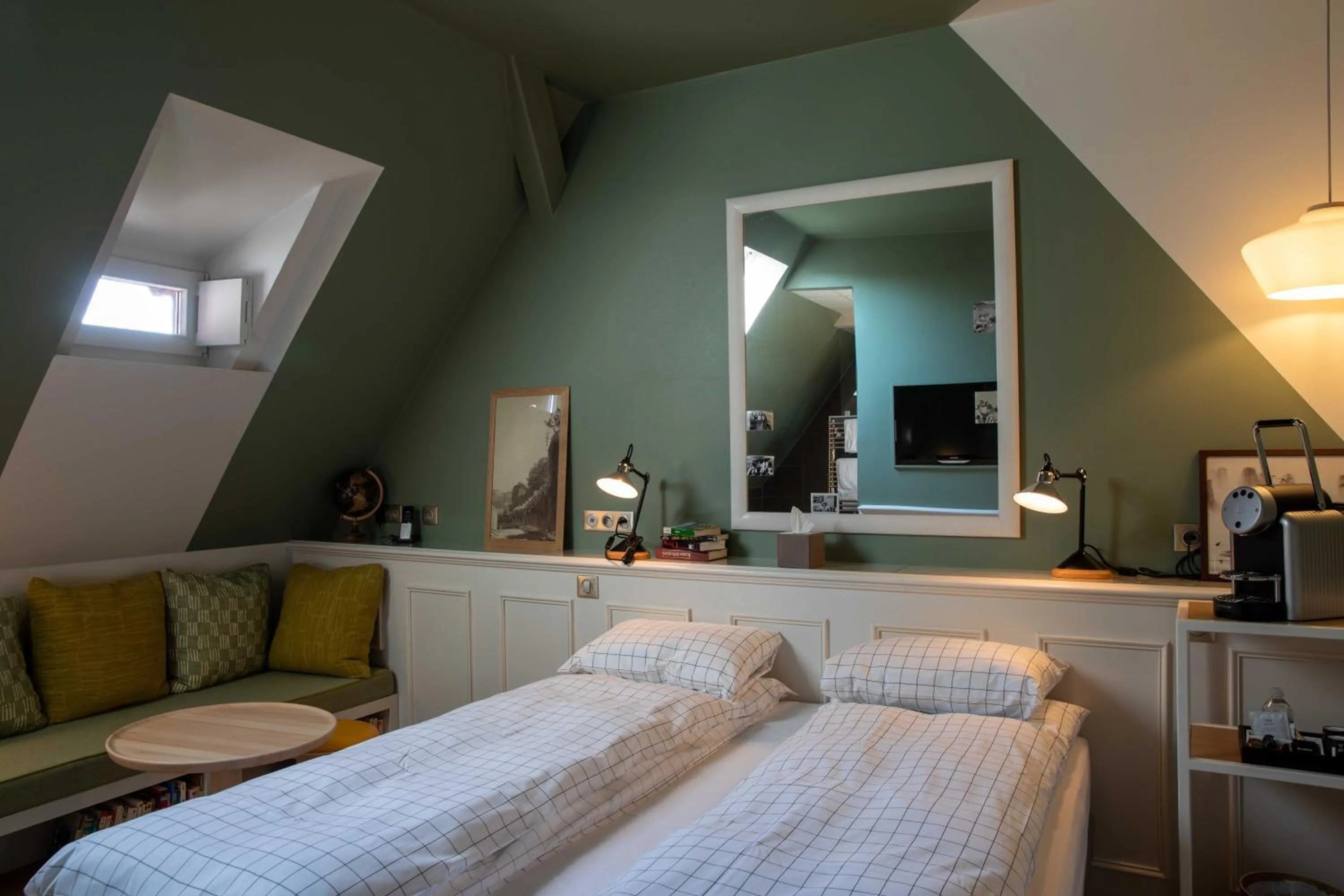 Photo of the whole room, Bed in Hôtel et Spa La Villa K - Basel Airport