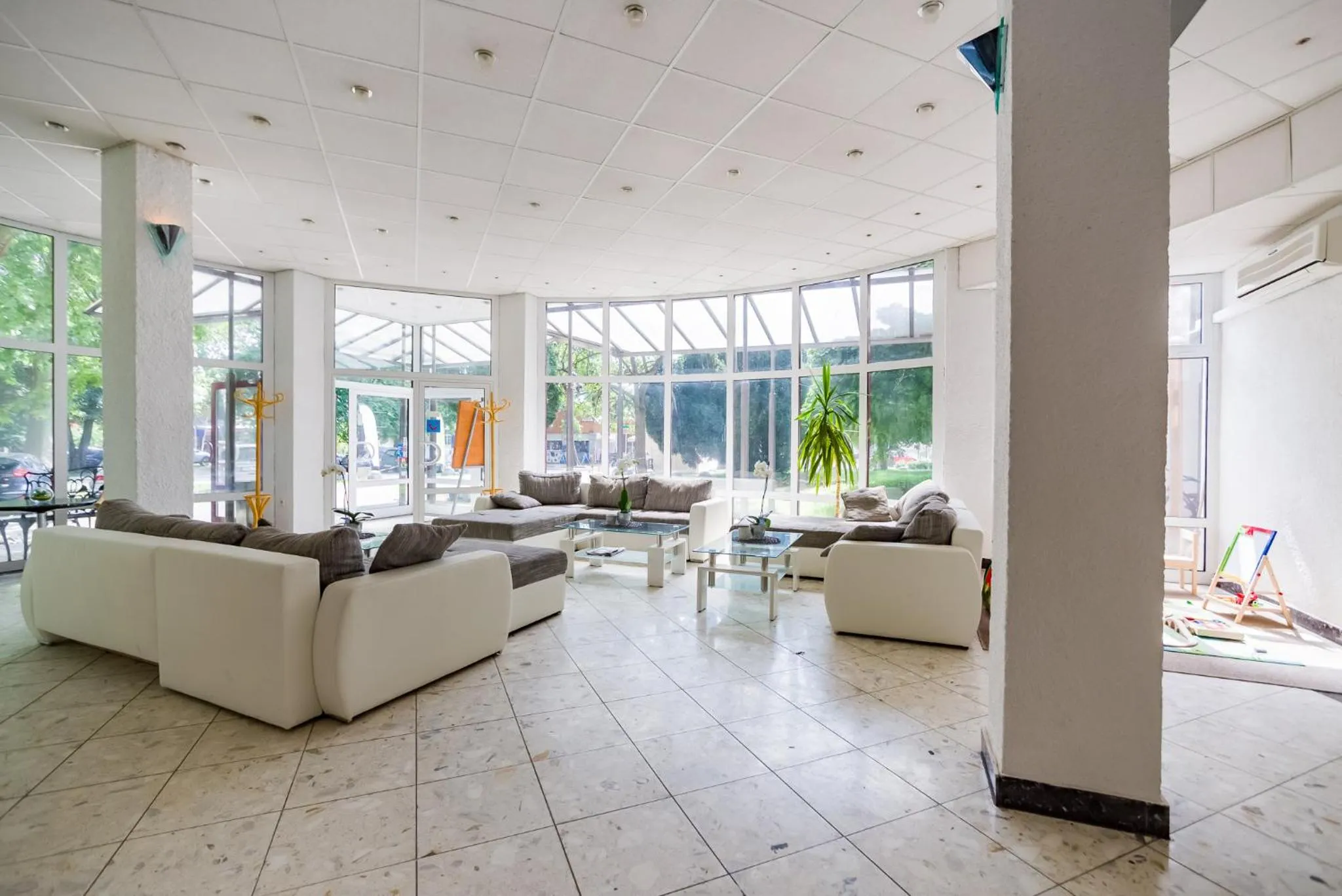 Lobby or reception in CE Napfény Hotel