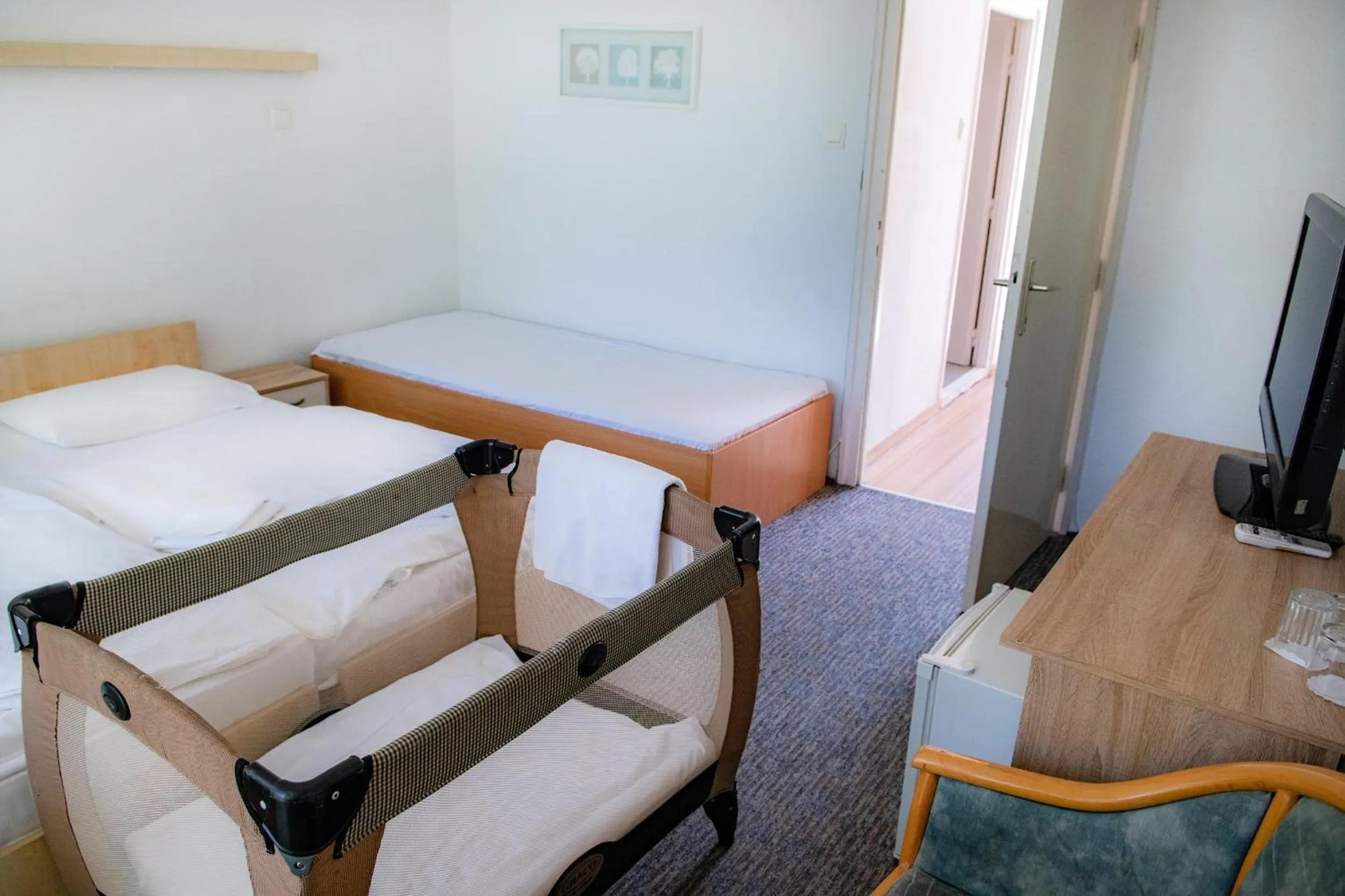 Photo of the whole room in CE Napfény Hotel