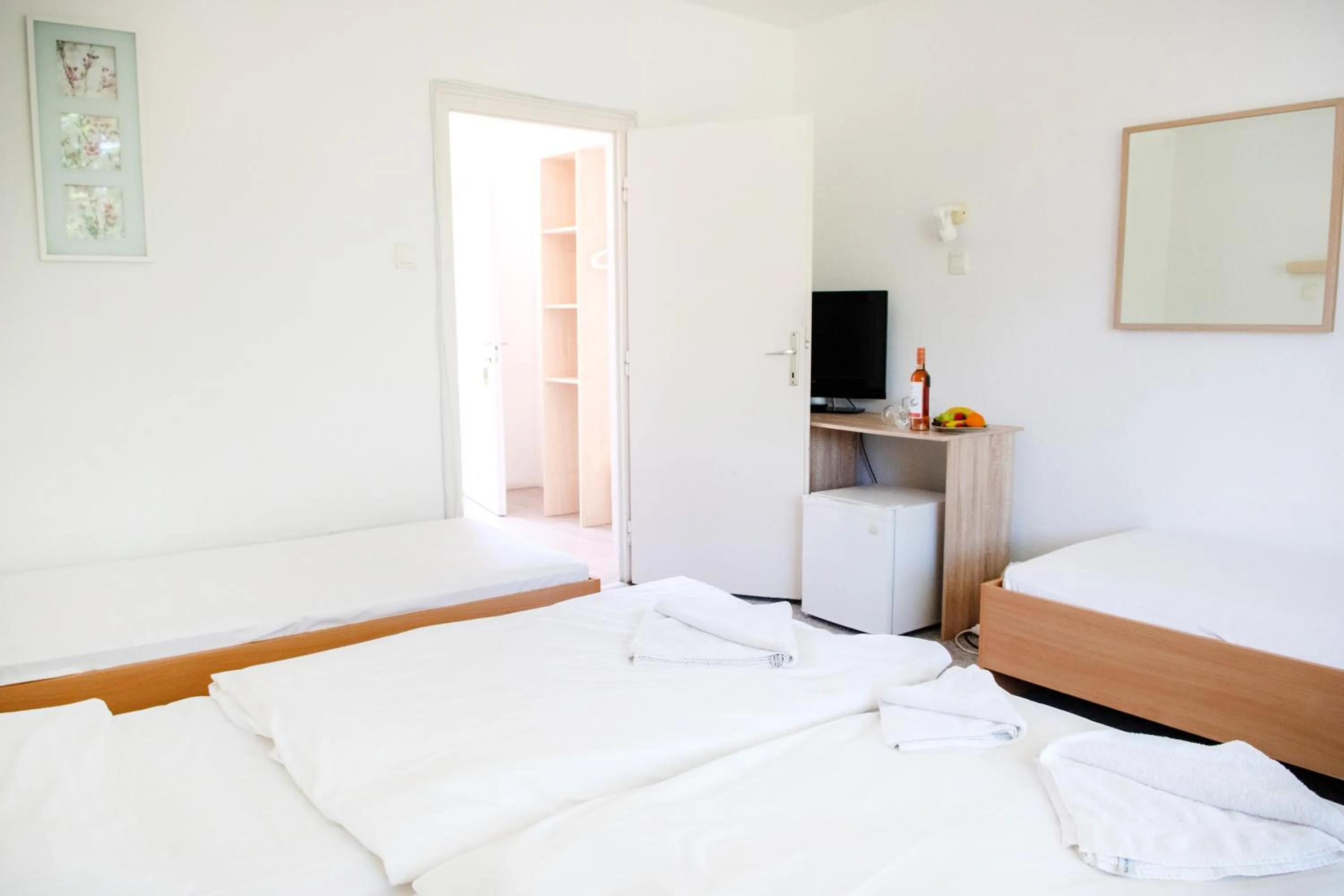 Photo of the whole room in CE Napfény Hotel