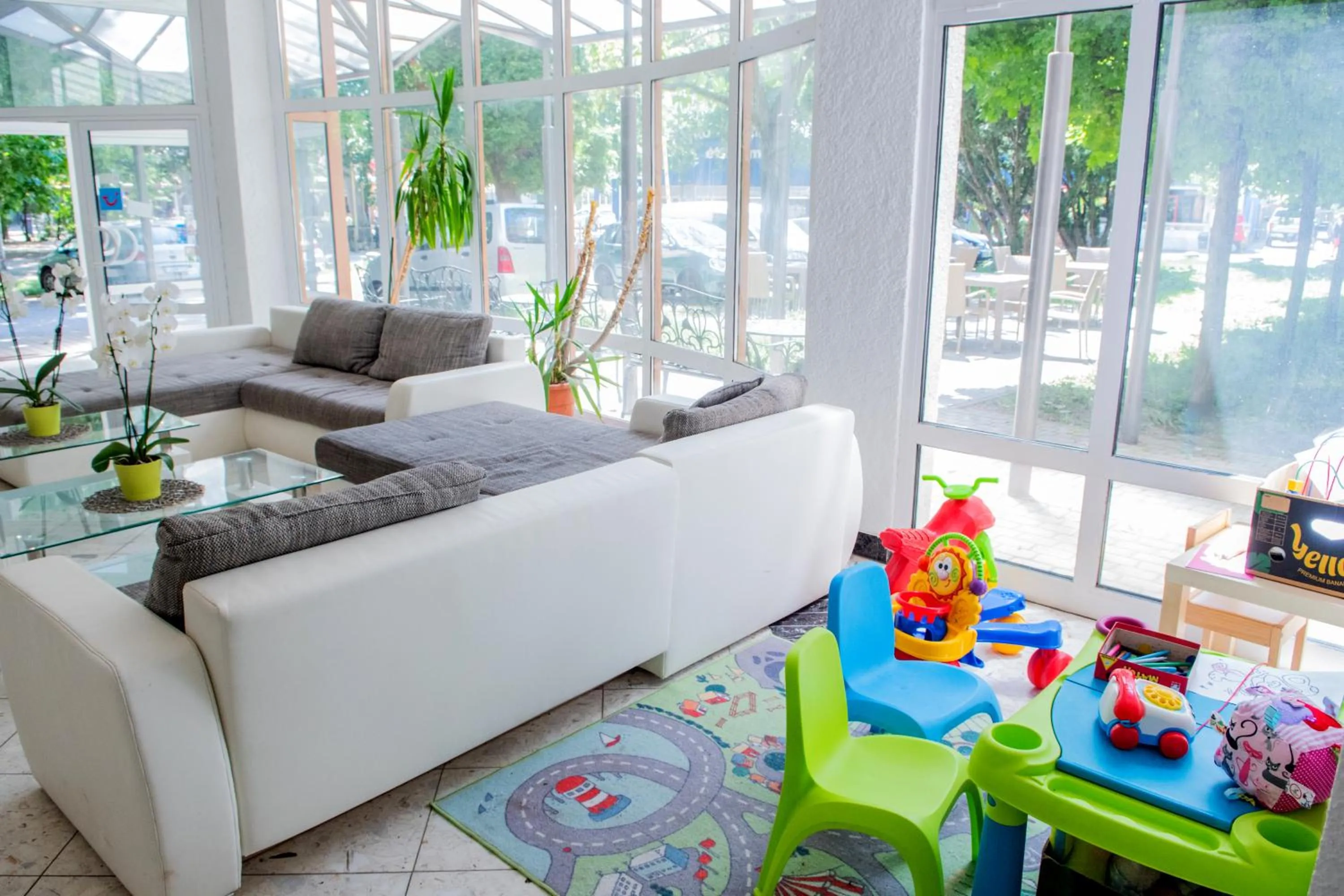 Lobby or reception in CE Napfény Hotel