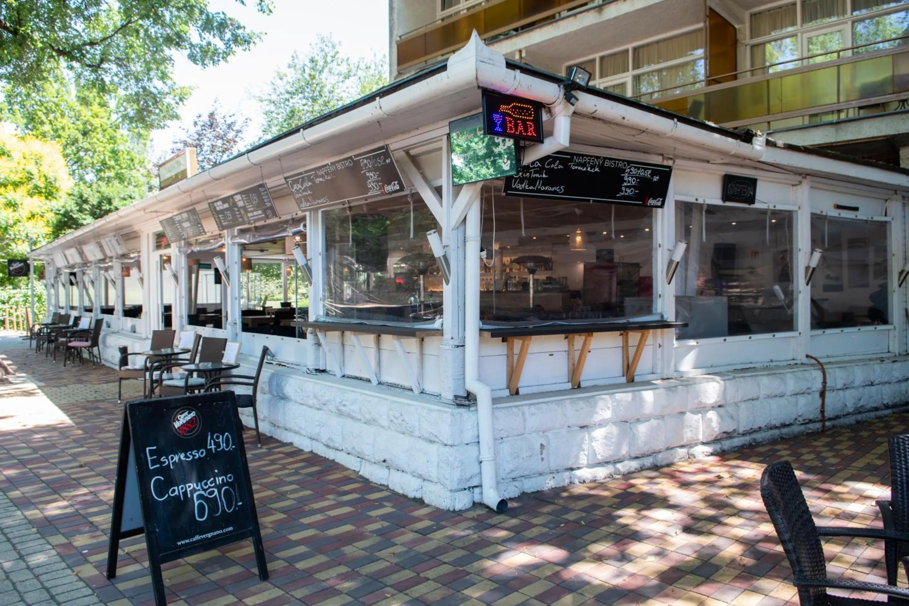 Lounge or bar in CE Napfény Hotel