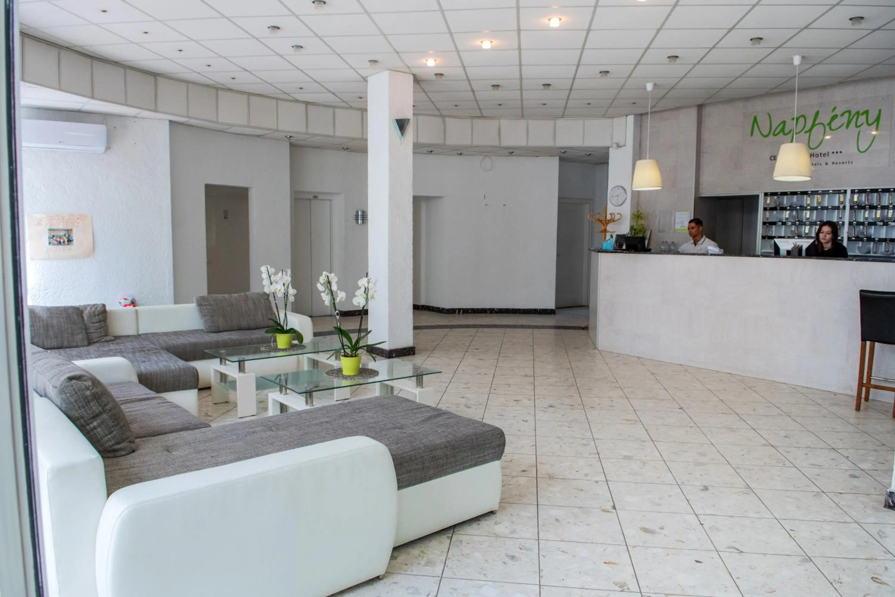 Lobby or reception in CE Napfény Hotel