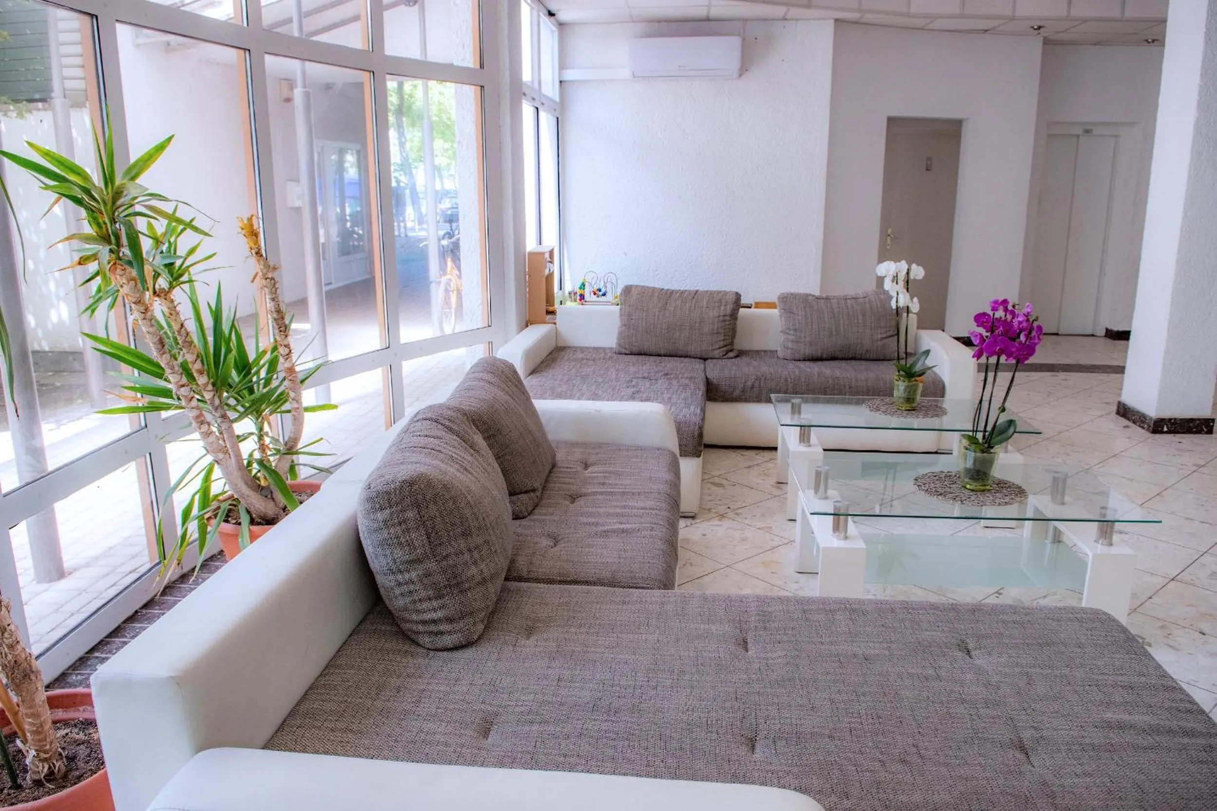 Lobby or reception in CE Napfény Hotel