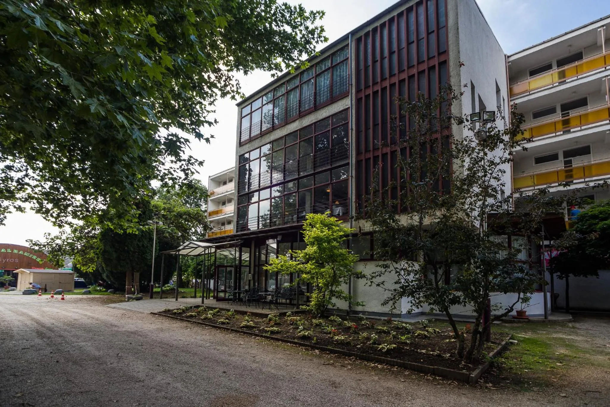 Facade/entrance in CE Napfény Hotel