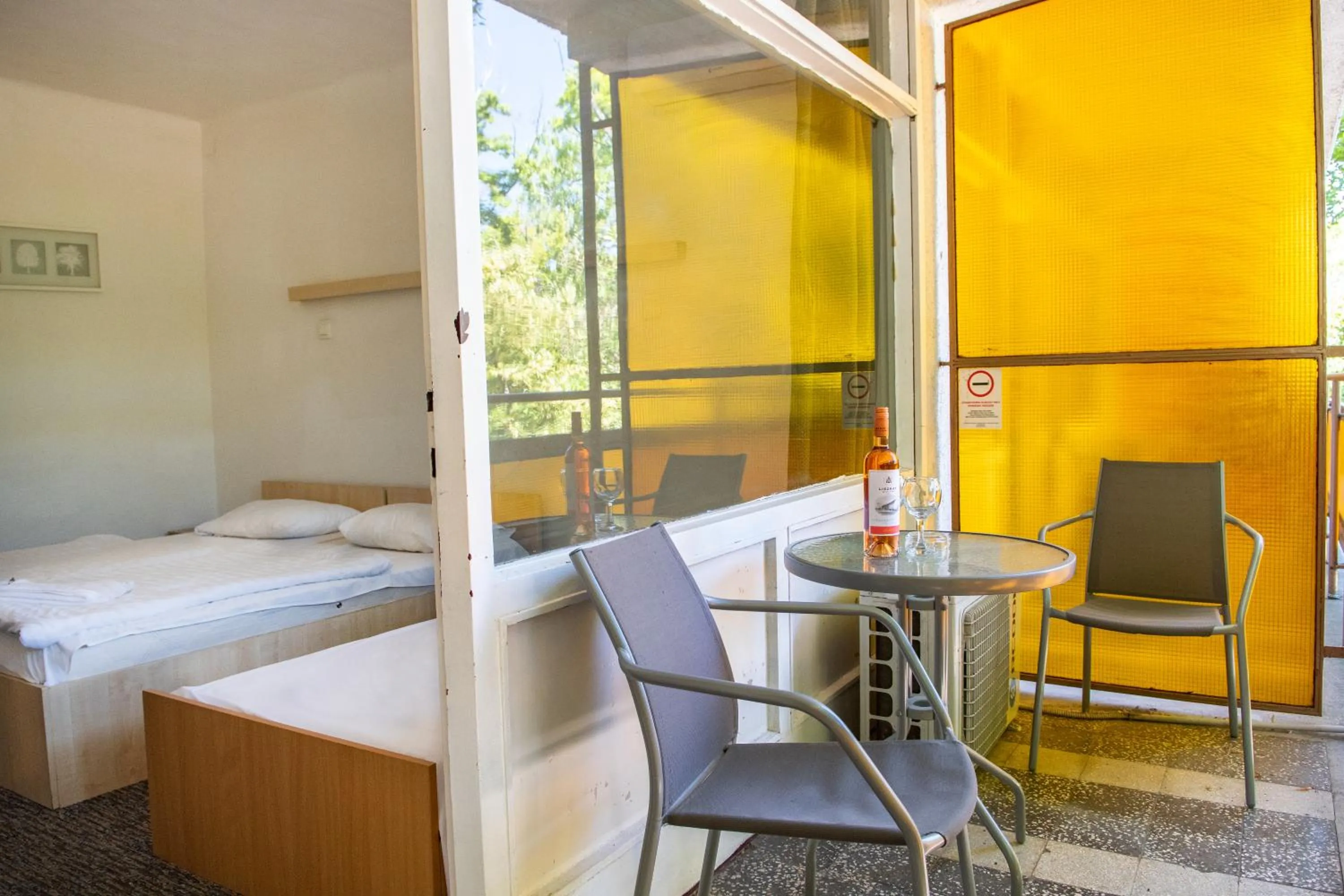 Photo of the whole room in CE Napfény Hotel