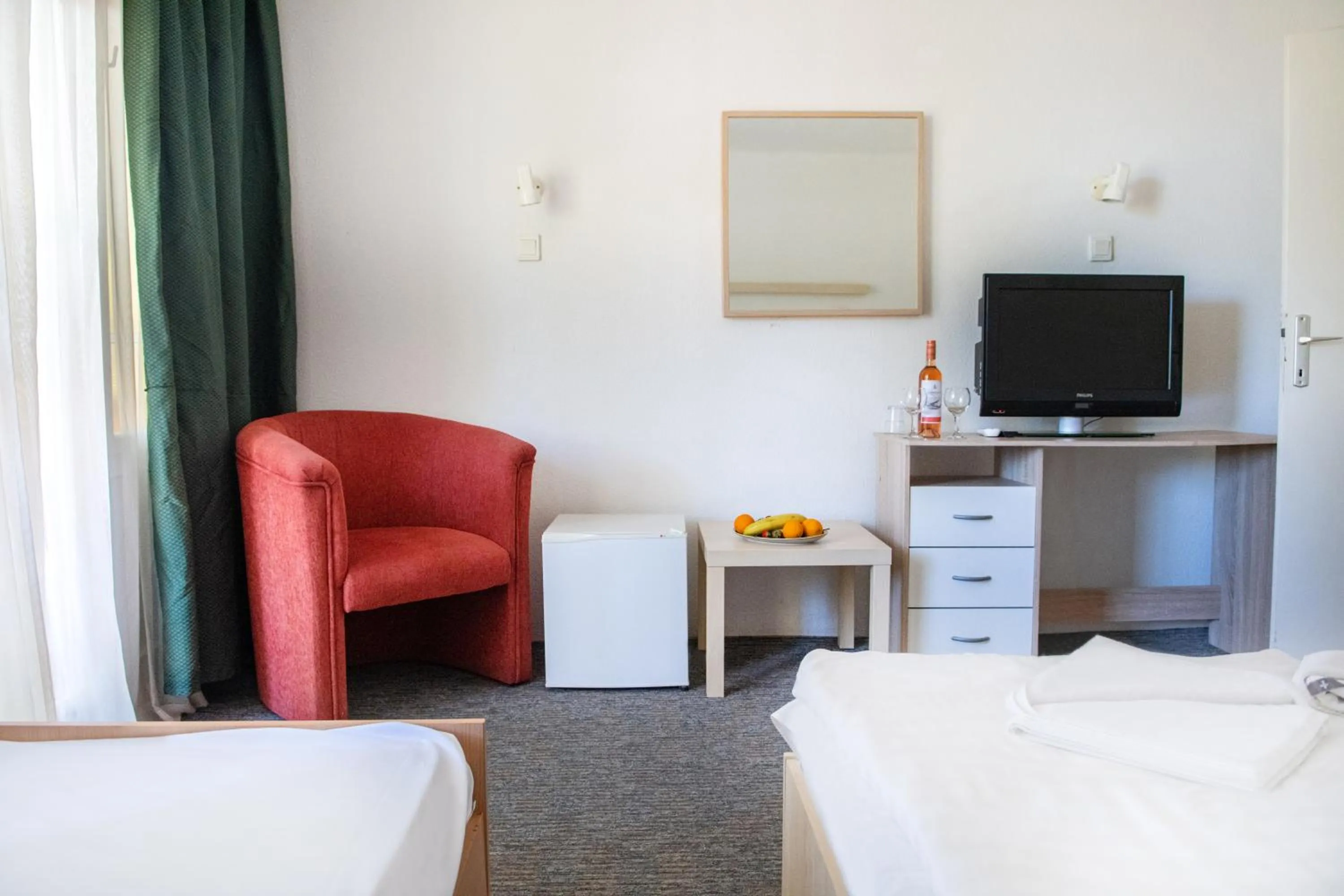 Photo of the whole room in CE Napfény Hotel