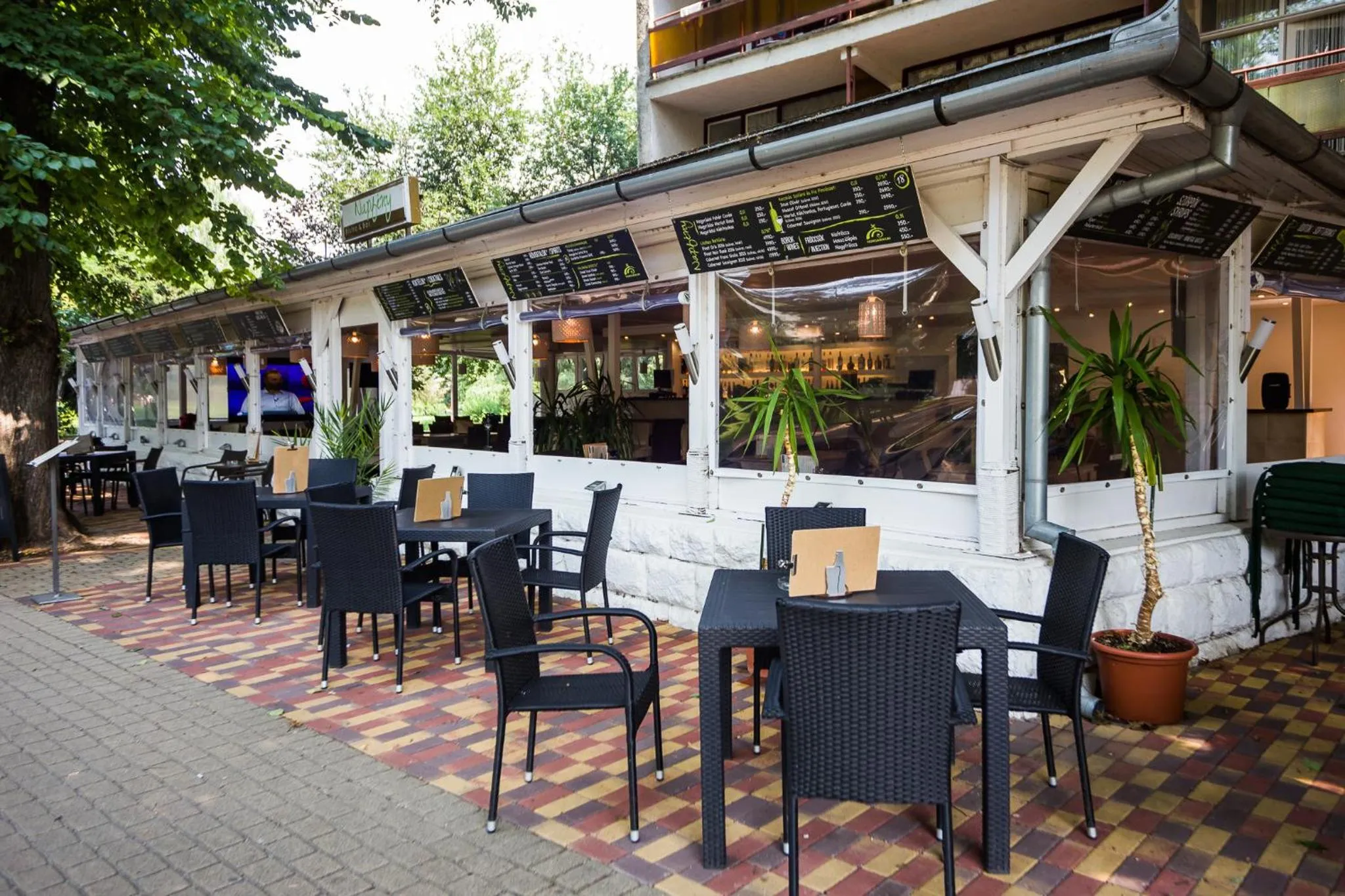 Lounge or bar in CE Napfény Hotel