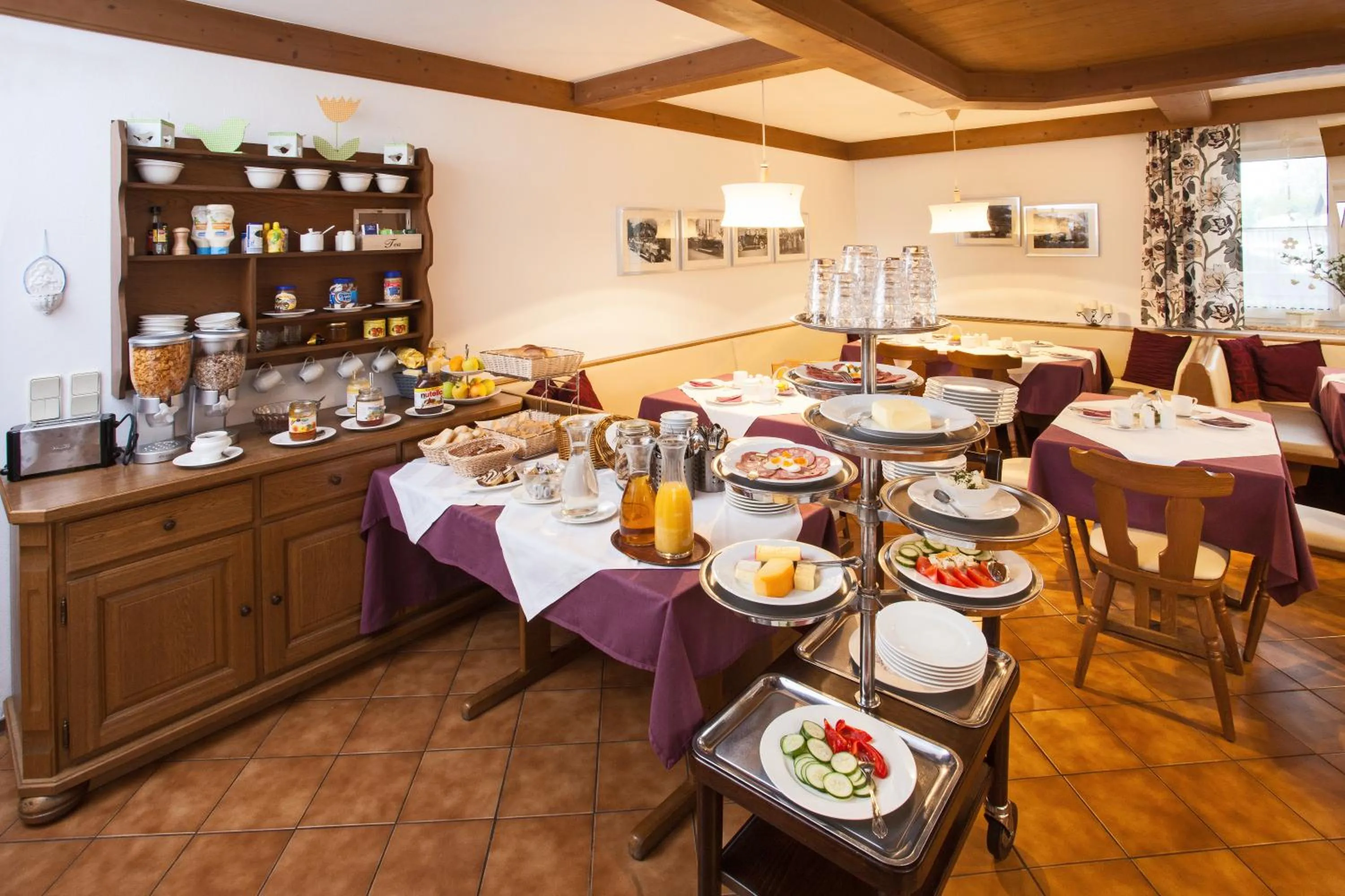 Dining area in Gästehaus Sunkler