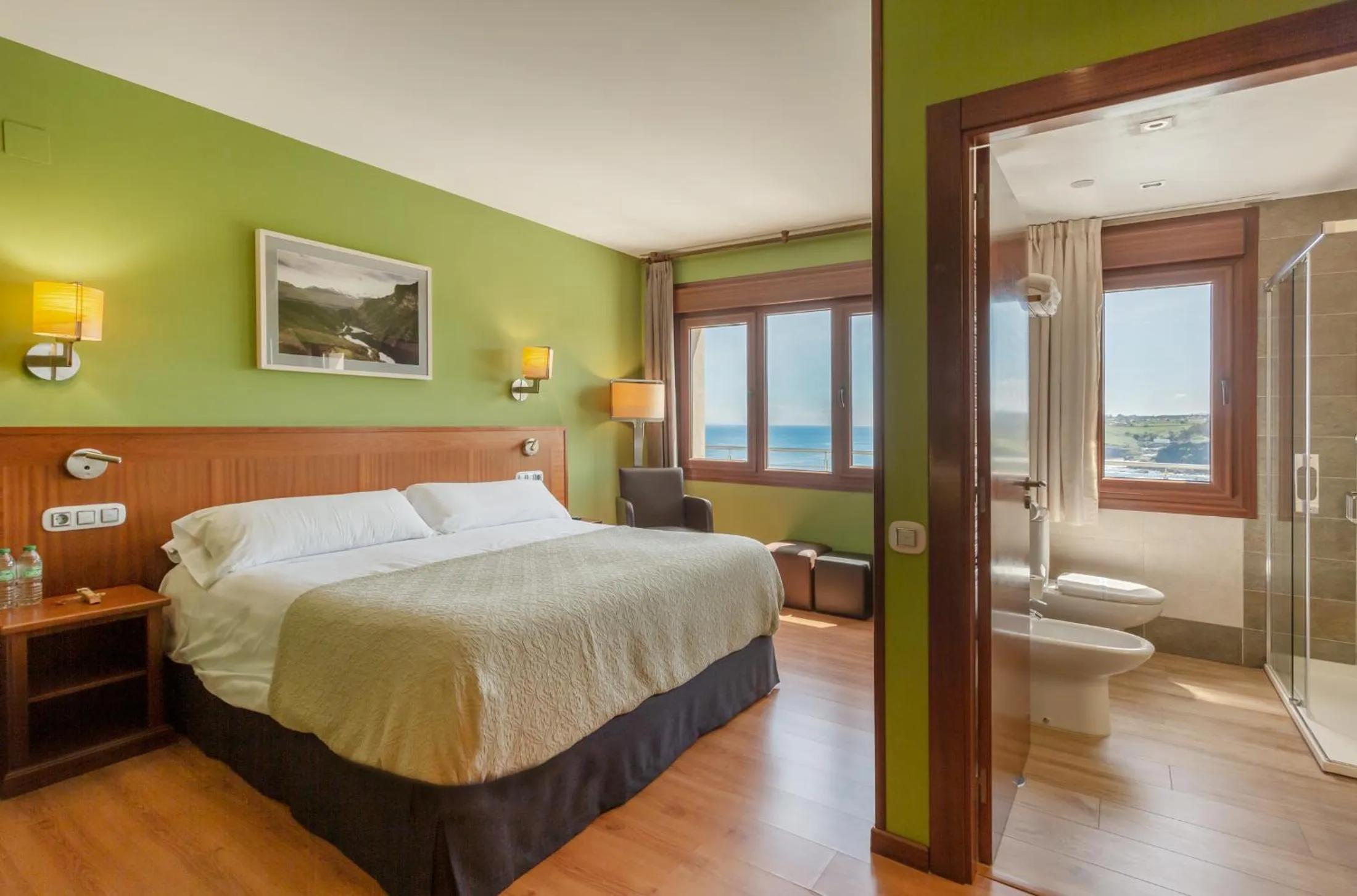 Photo of the whole room, Bed in La Colina