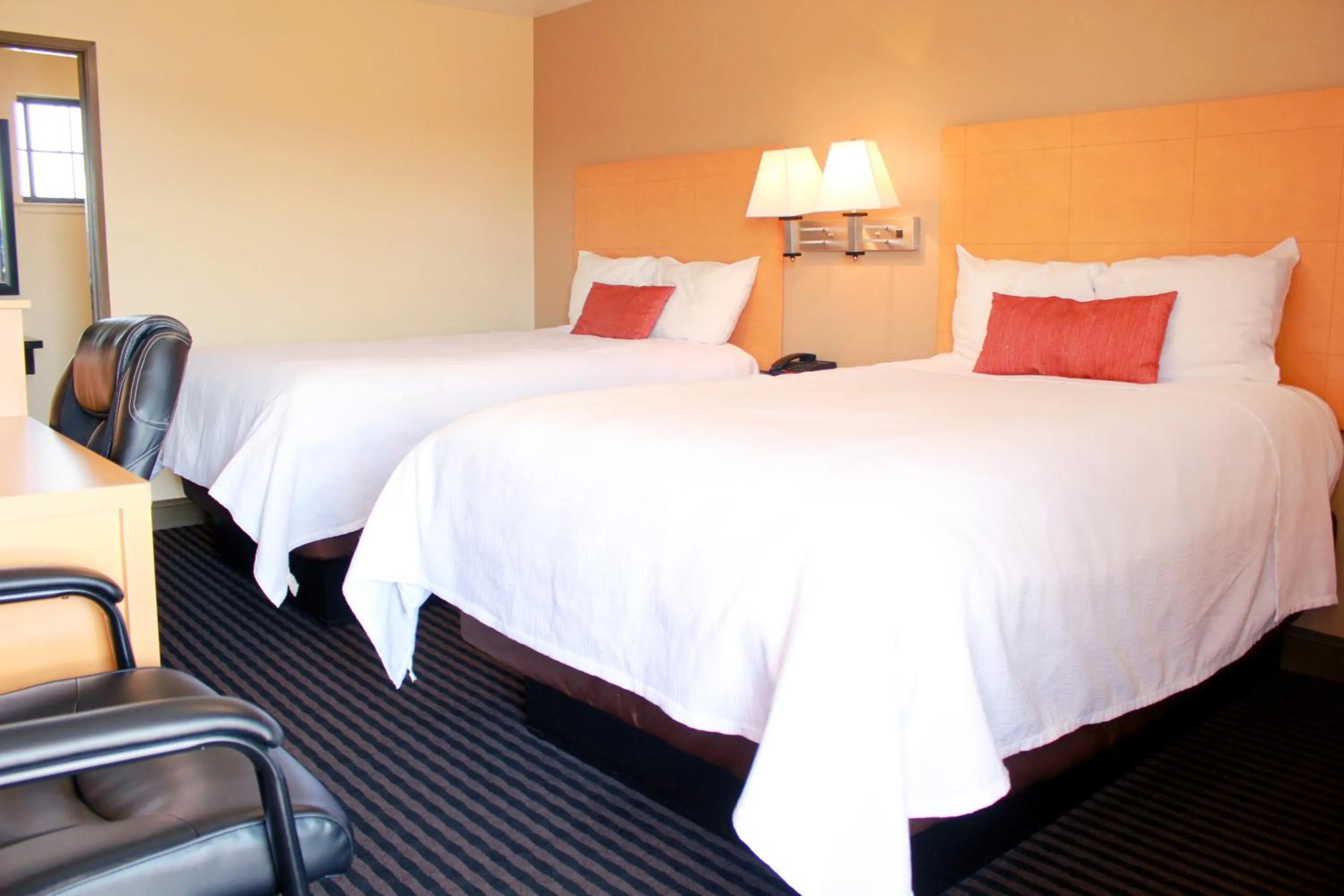 Photo of the whole room in Regency Inn