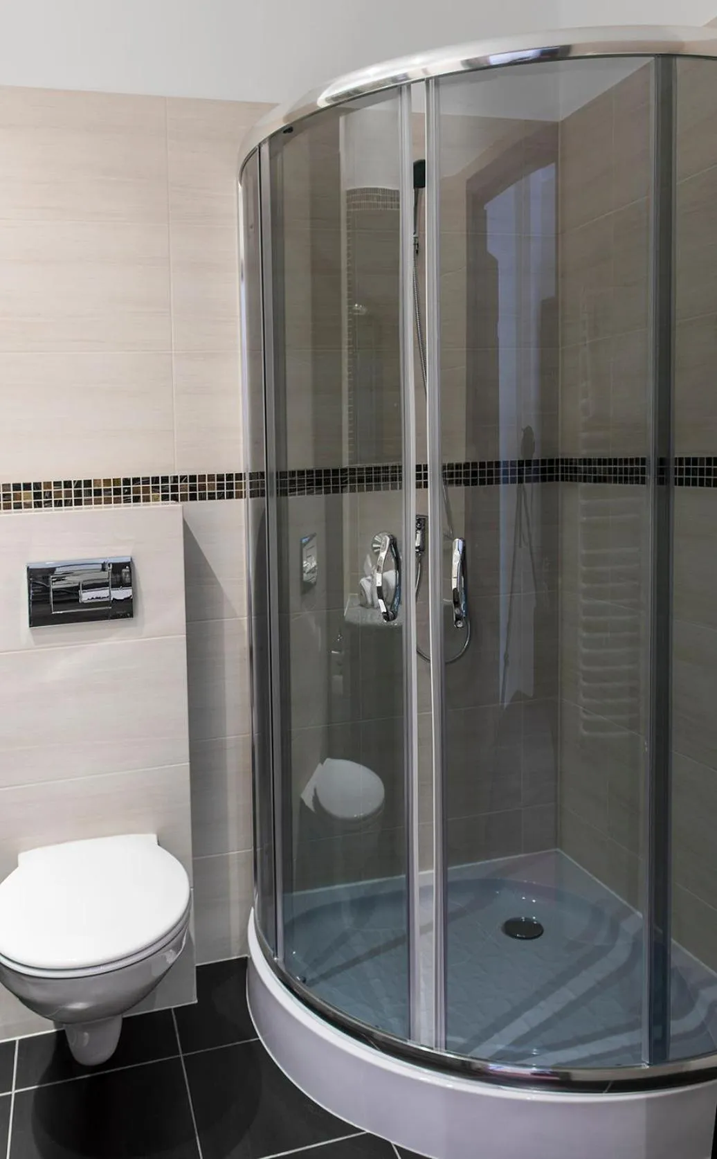 Shower in Leśny Dwór Karpacz Piekarnia Mio Padre Restauracja Mamma Mia