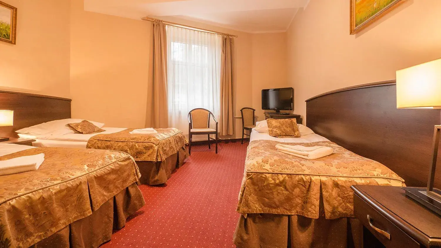 Triple Room in Leśny Dwór Karpacz Piekarnia Mio Padre Restauracja Mamma Mia Triple Room in Leśny Dwór Karpacz Piekarnia Mio Padre Restauracja Mamma Mia