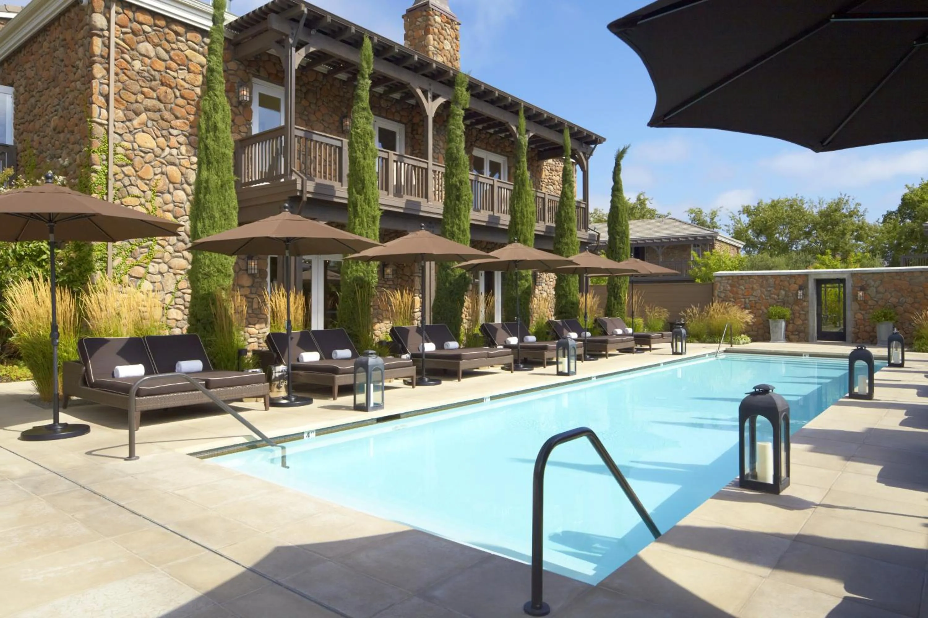 Property building in Hotel Yountville