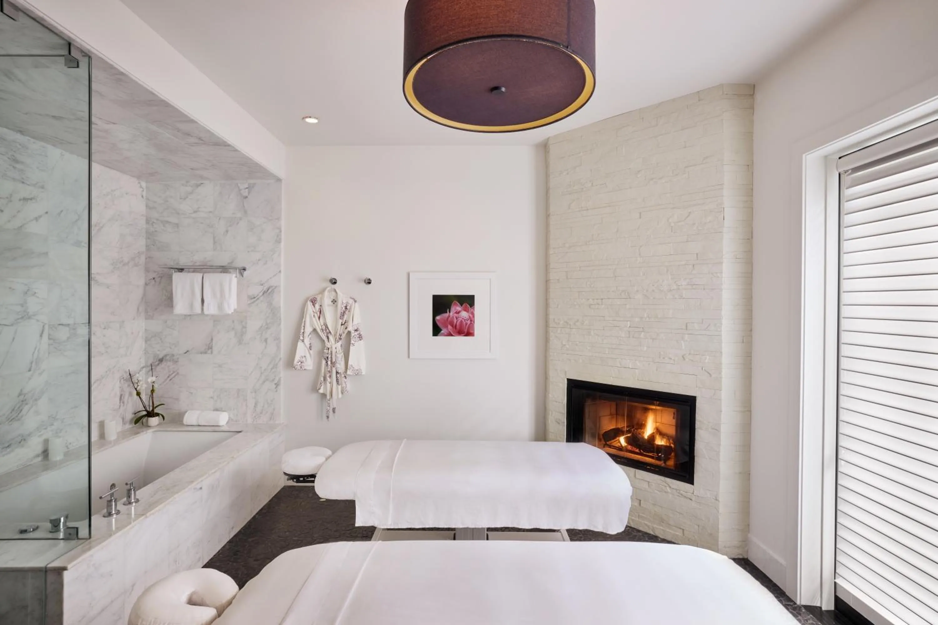 Spa and wellness centre/facilities, Bed in Hotel Yountville