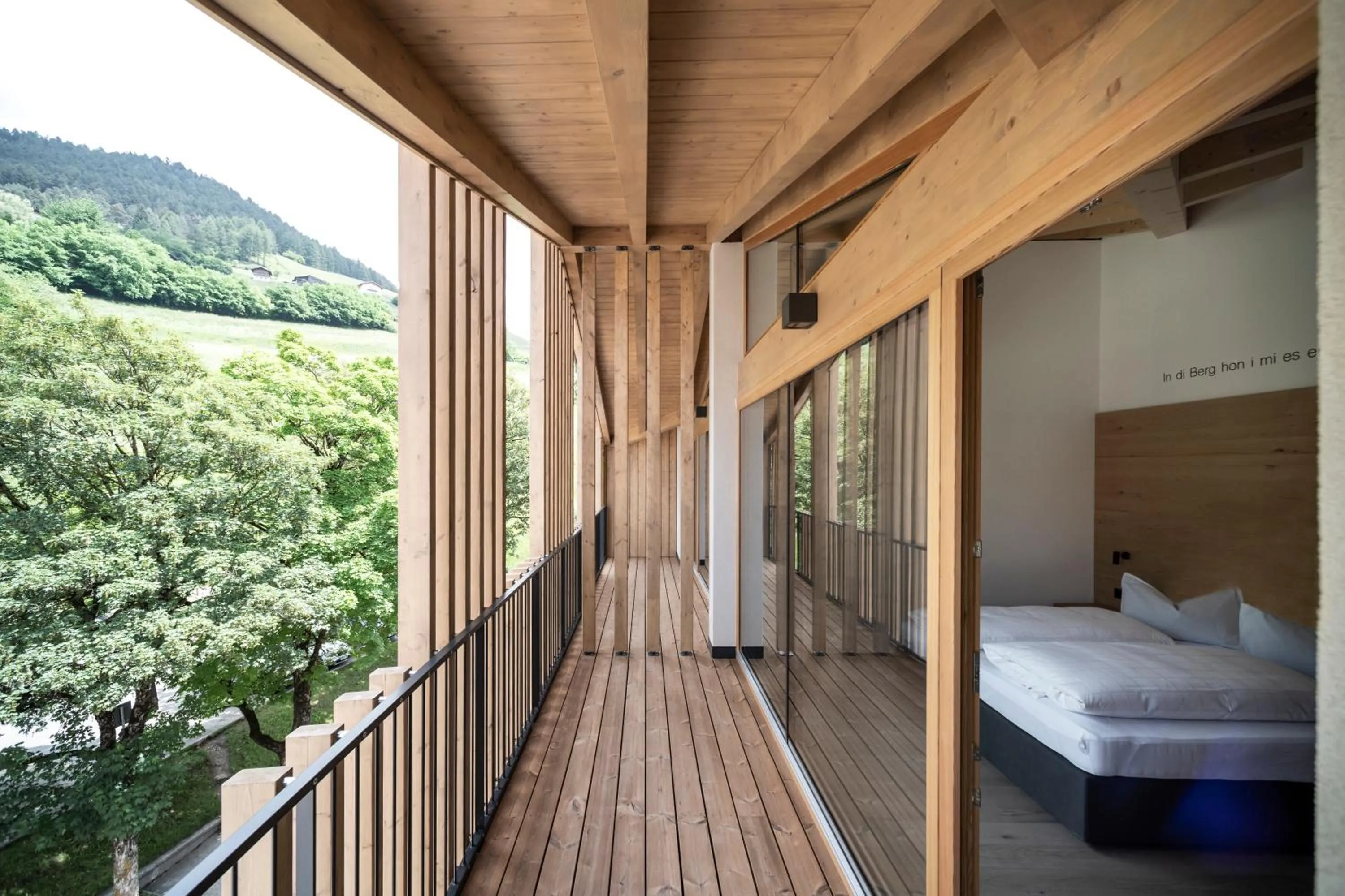 Balcony/Terrace, Bed in Alpinhotel Vajolet - Adults only