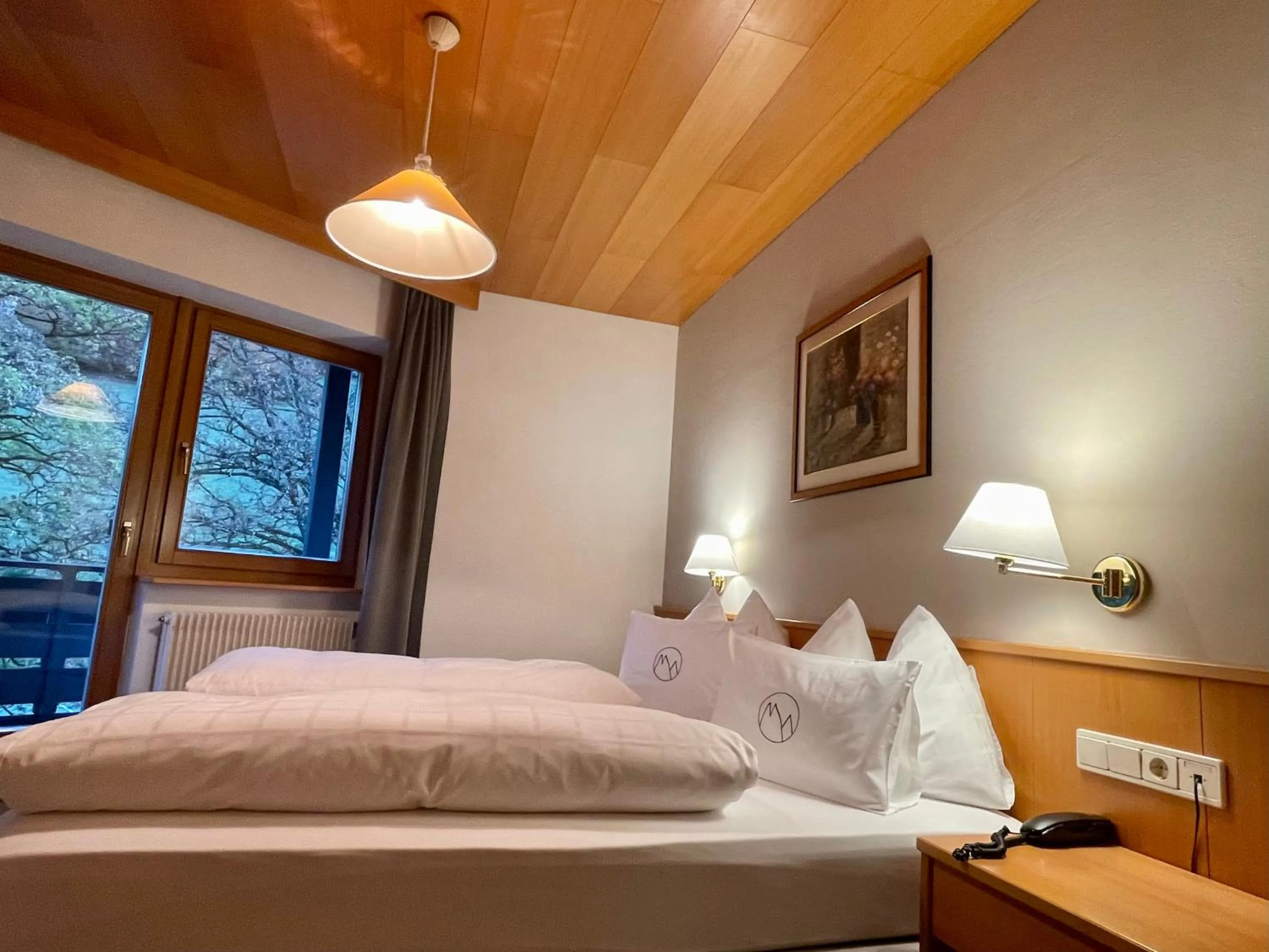 Photo of the whole room, Bed in Alpinhotel Vajolet - Adults only