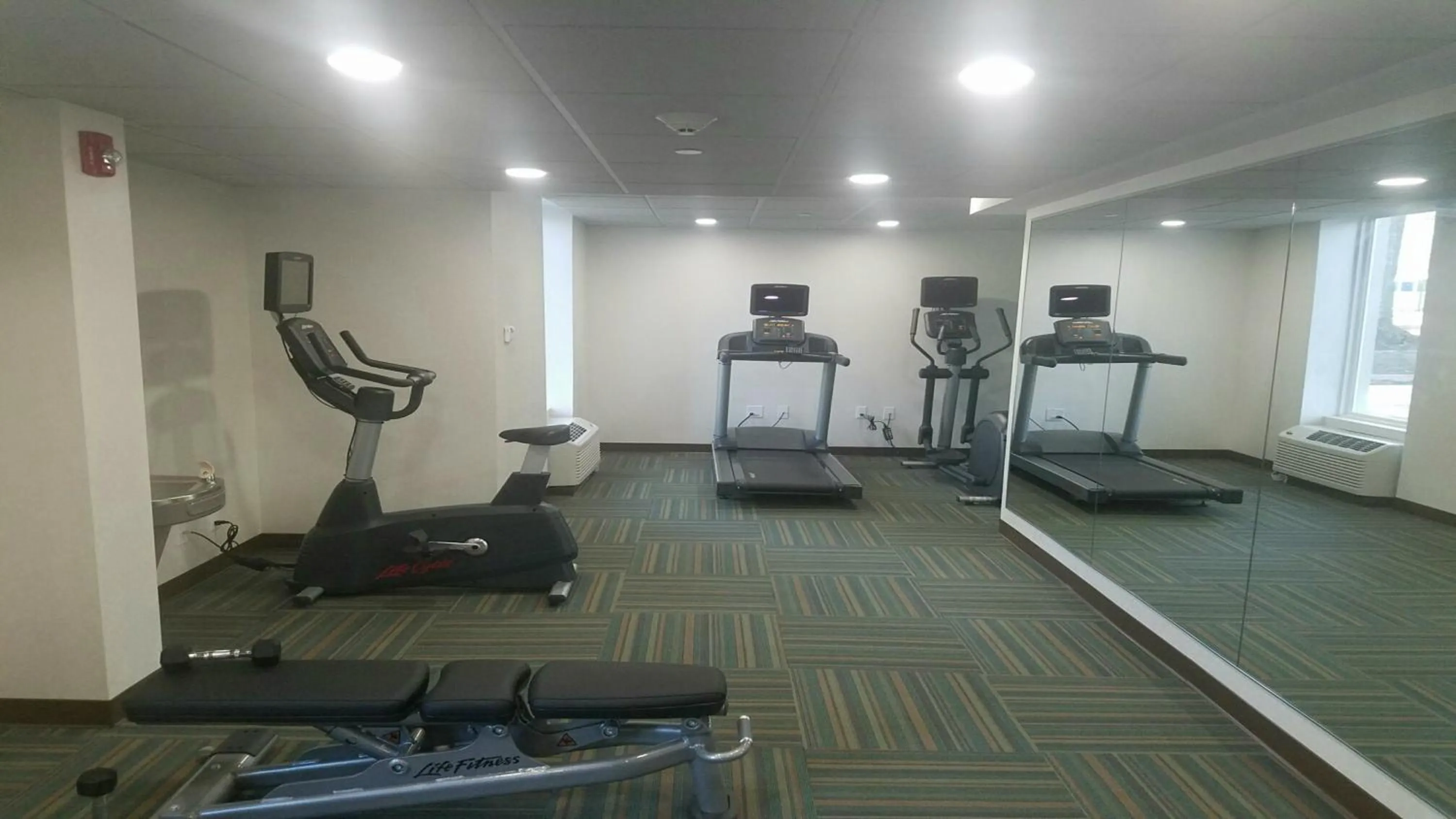Fitness centre/facilities in Holiday Inn Express - Williamsburg Busch Gardens Area by IHG