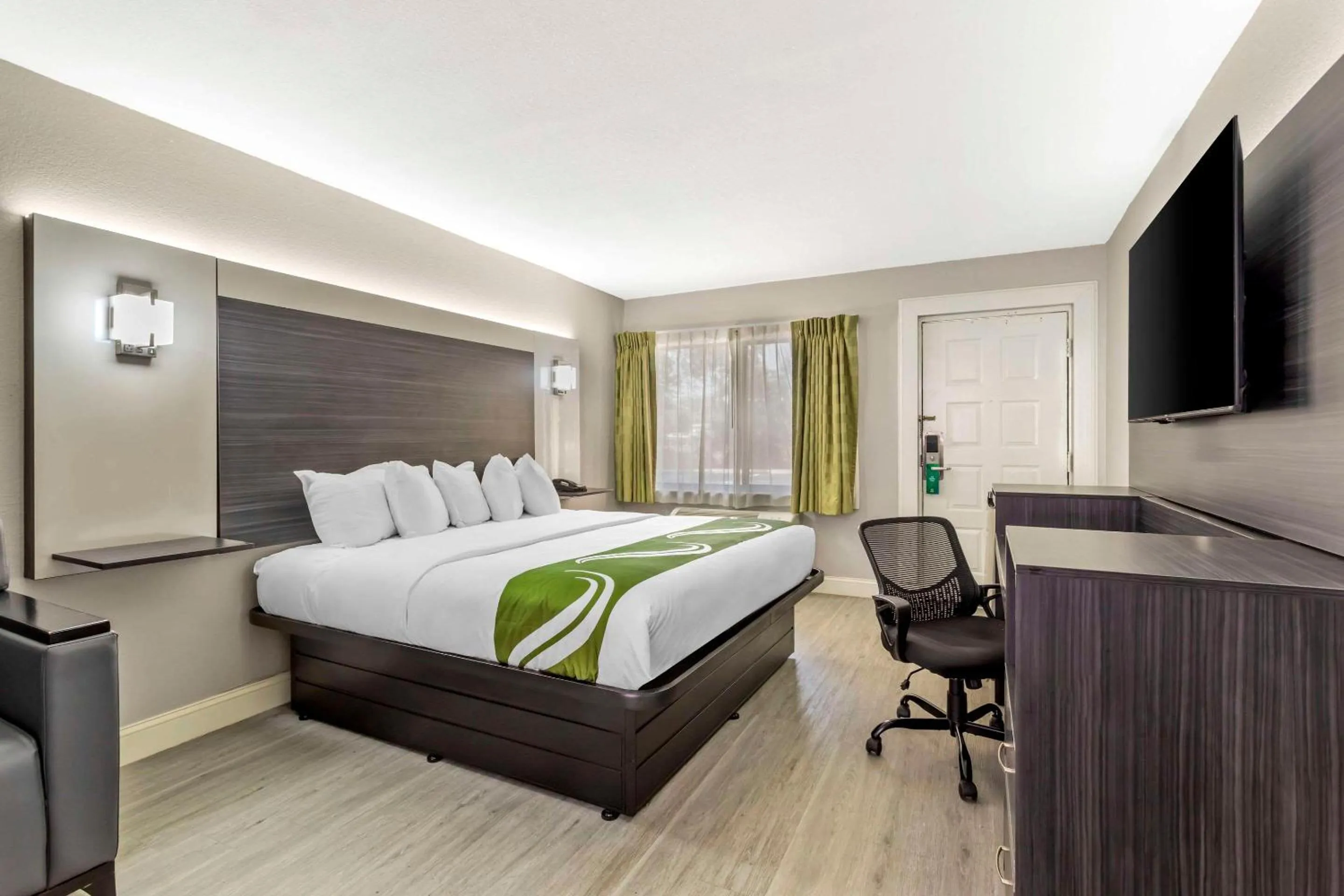 Bedroom, Bed in Quality Inn Gainesville near University