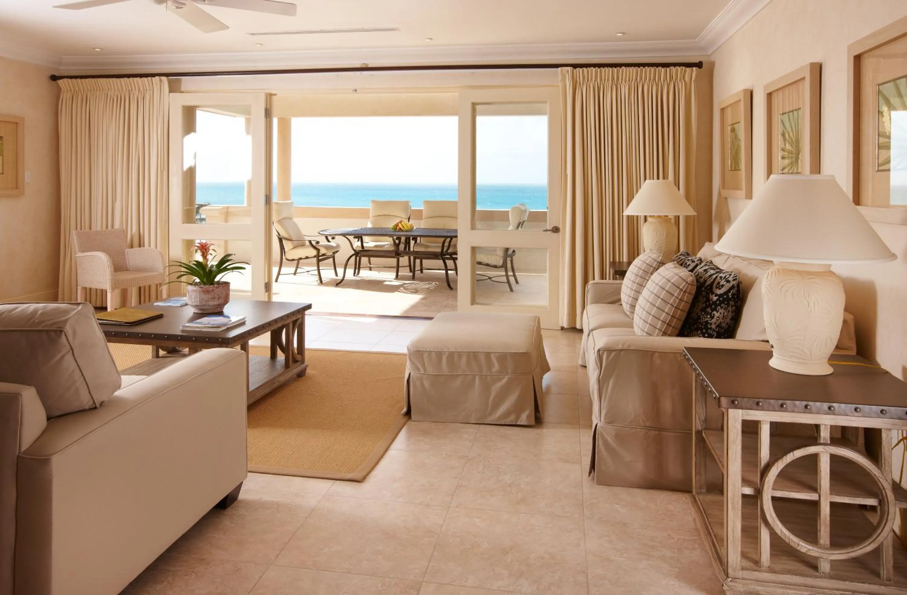 Living room in Blue Waters Resort and Spa